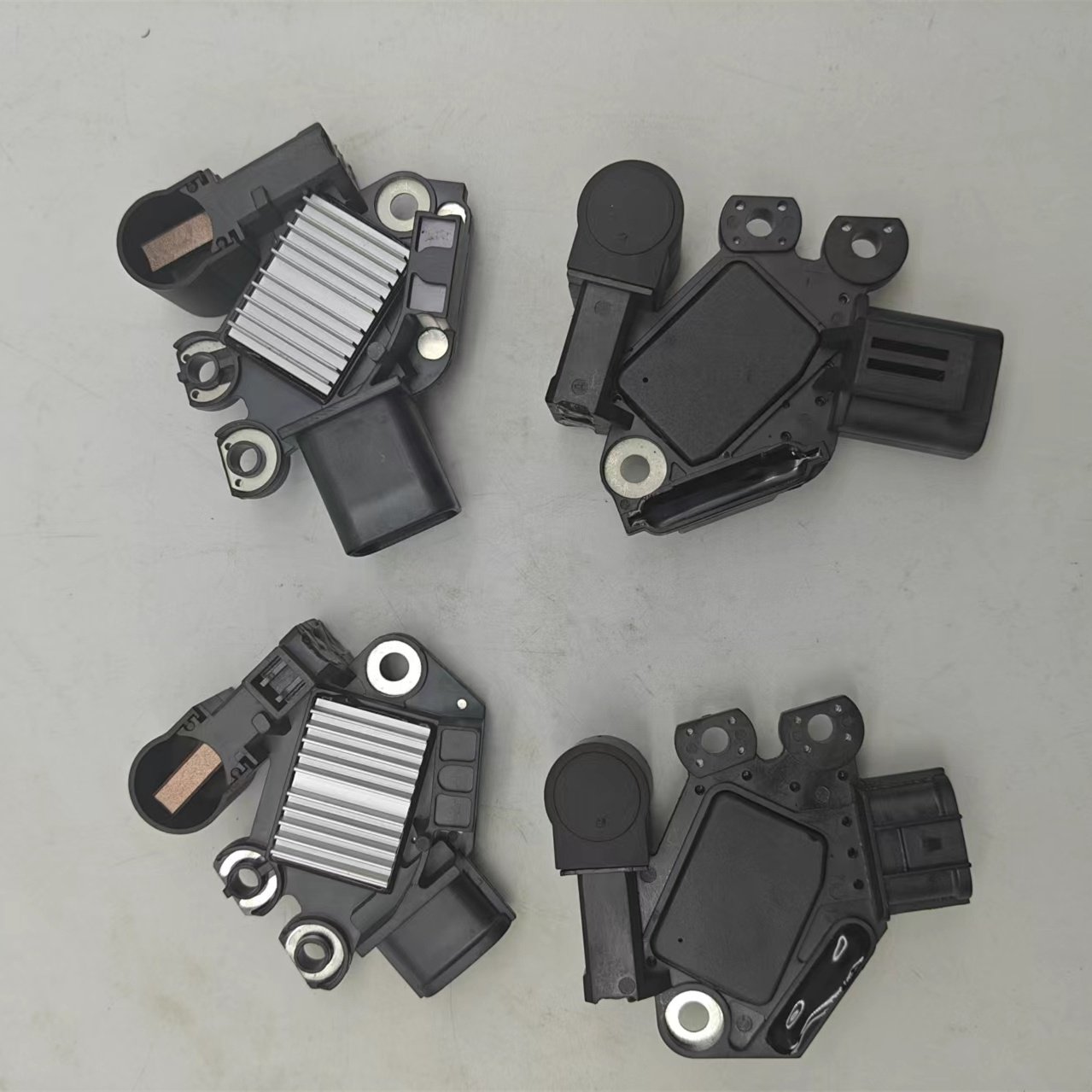 High Quality Auto Electrical Systems Voltage Regulator Alternator 373702B250 37370-2B250 for Hyundai Kia Cars