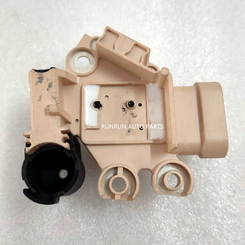 24V 1PIN Alternator Voltage Regulator for HYUNDAI Excavator ARV3333DD RV3333A 2610987 21Q642001 21Q6-42001