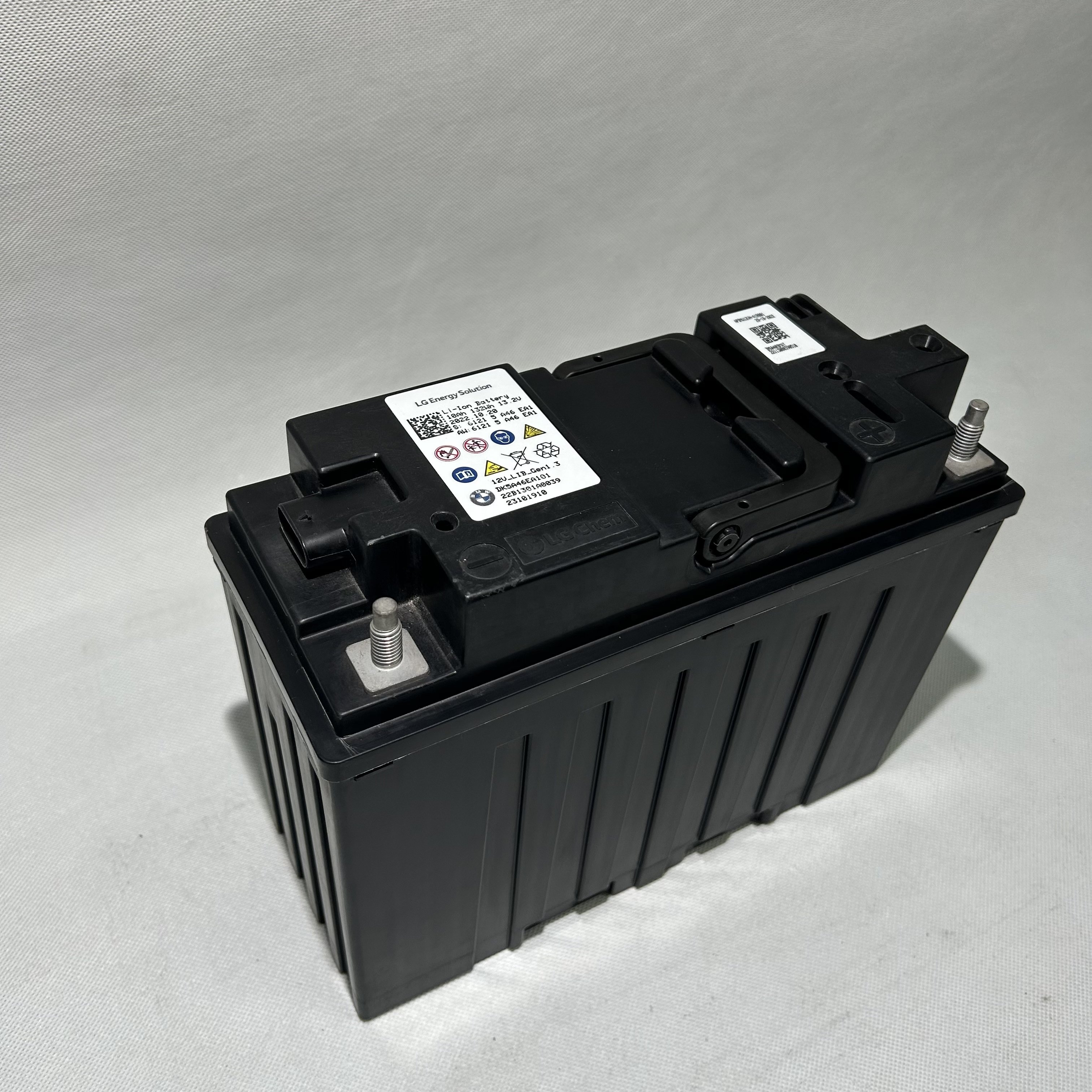 It Is Suitable for CarsMercedes-Benz BMW Dual Energy Storage System Lithium Battery, 13.2V10ah Start-stop Auxiliary Battery