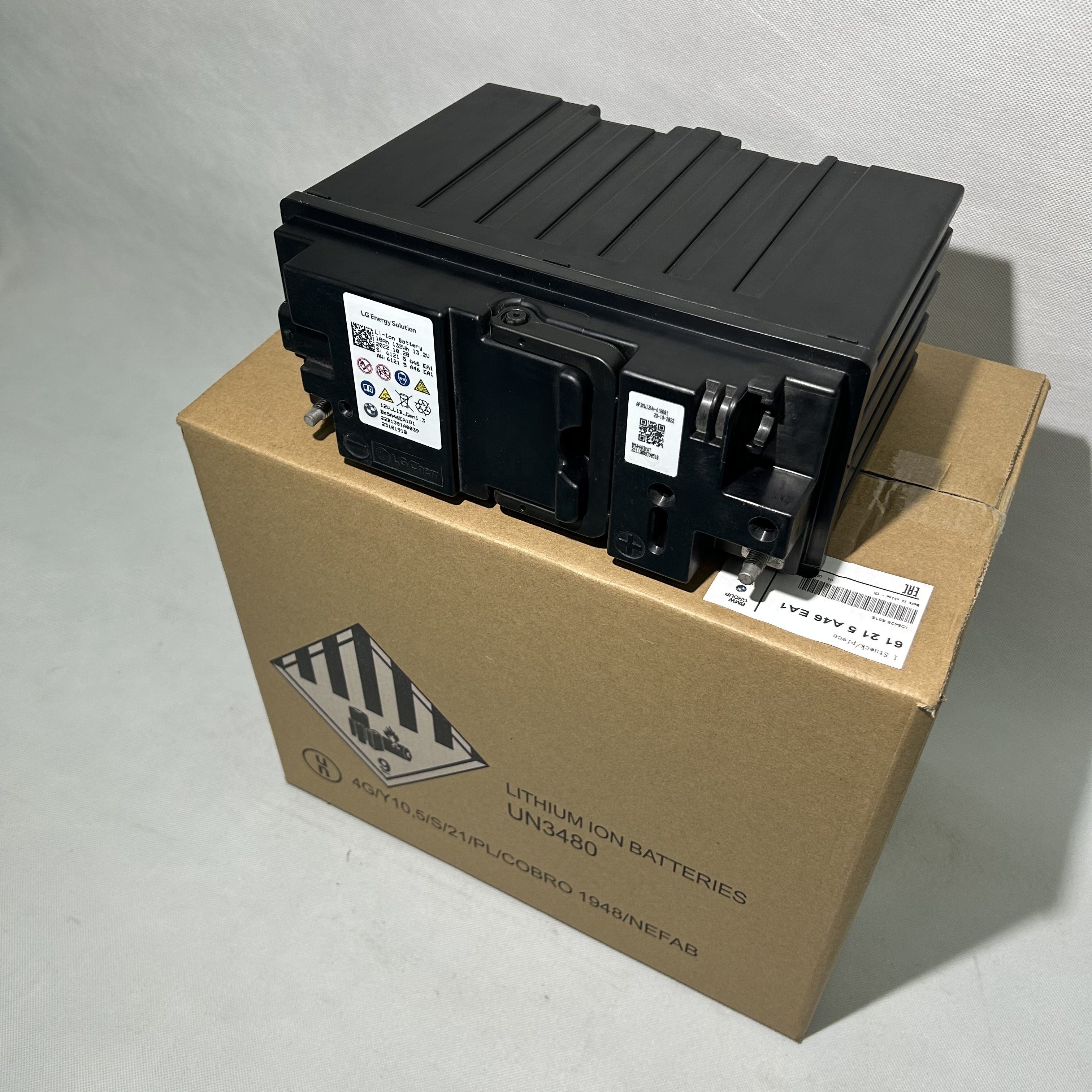 It Is Suitable for CarsMercedes-Benz BMW Dual Energy Storage System Lithium Battery, 13.2V10ah Start-stop Auxiliary Battery