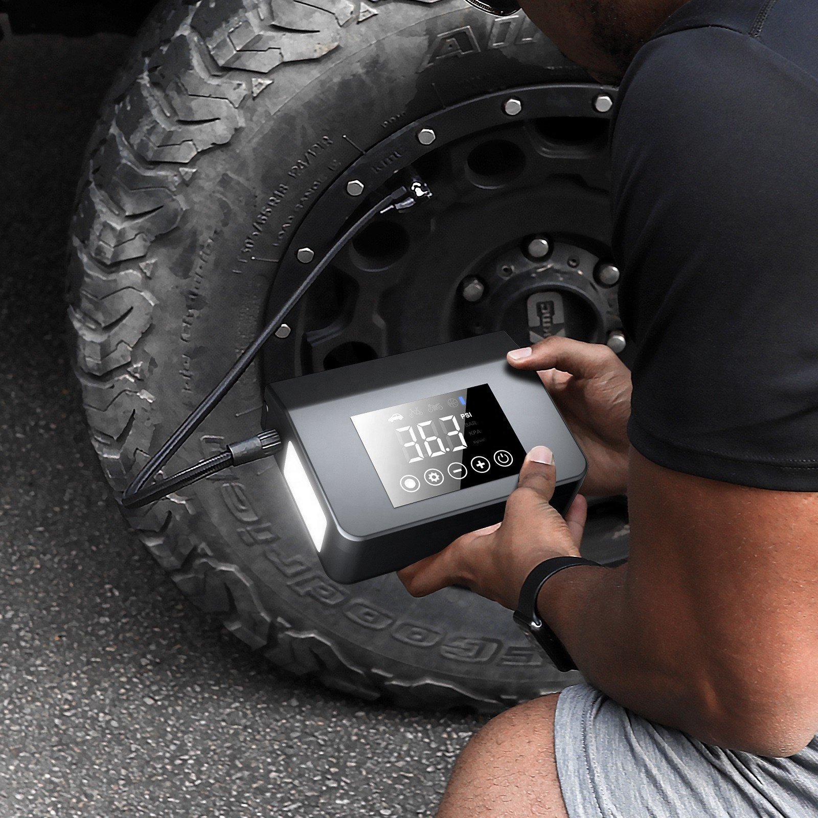 L84 in 1 Car Jump Starter Air Compressor Inflator Pump 1000A Portable Power Bank Car Battery Charger Booster Starting Device