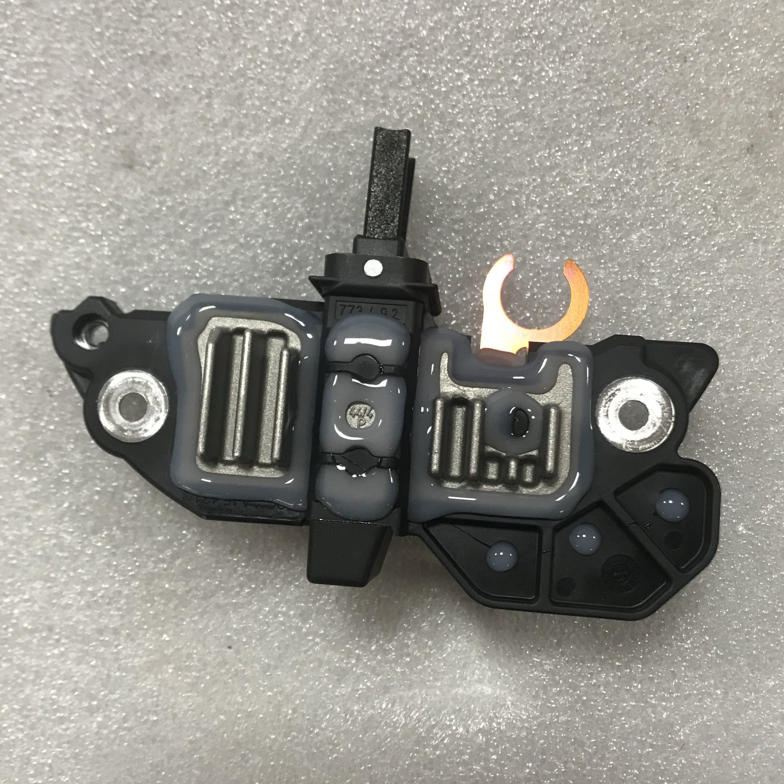 24V ORIGINAL SEG ALTERNATOR PARTS REGULATOR F00MA45254 51256010006 1797688 1900935 21510068 for MAN E2000 EM FOCL