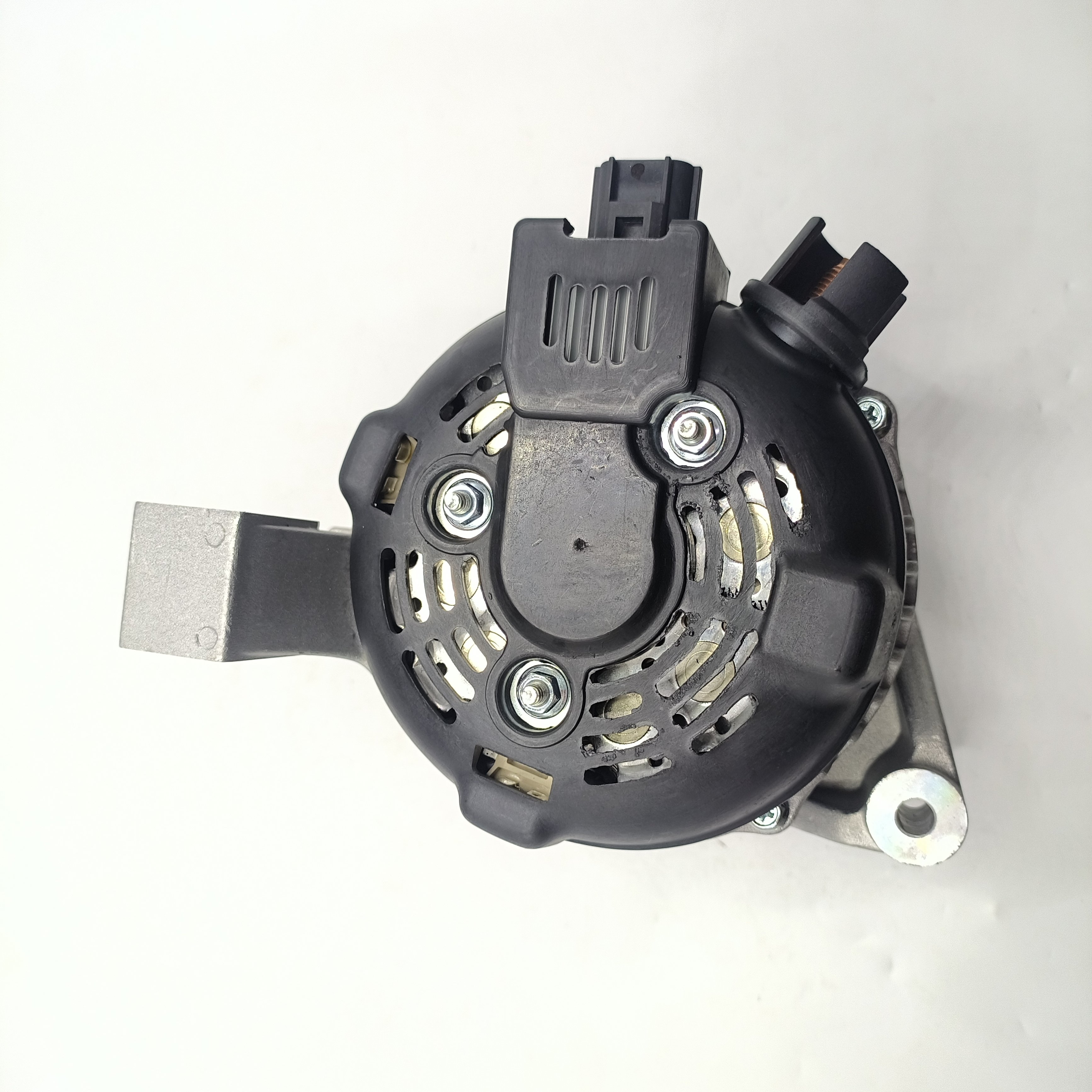Popular Selling 12V 150A Car Alternator 30659346 30659369 Automobile Generator Car Alternator for volvo C70