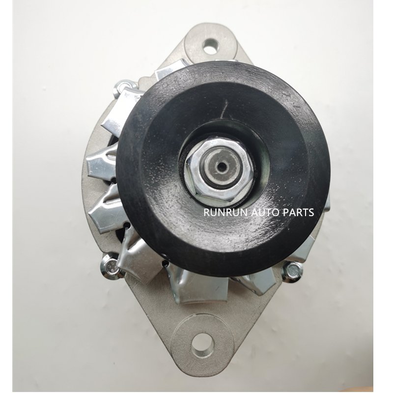 24V 70A Auto Alternator for HYUNDAI GRACE Bus 37300-45150 3730045150
