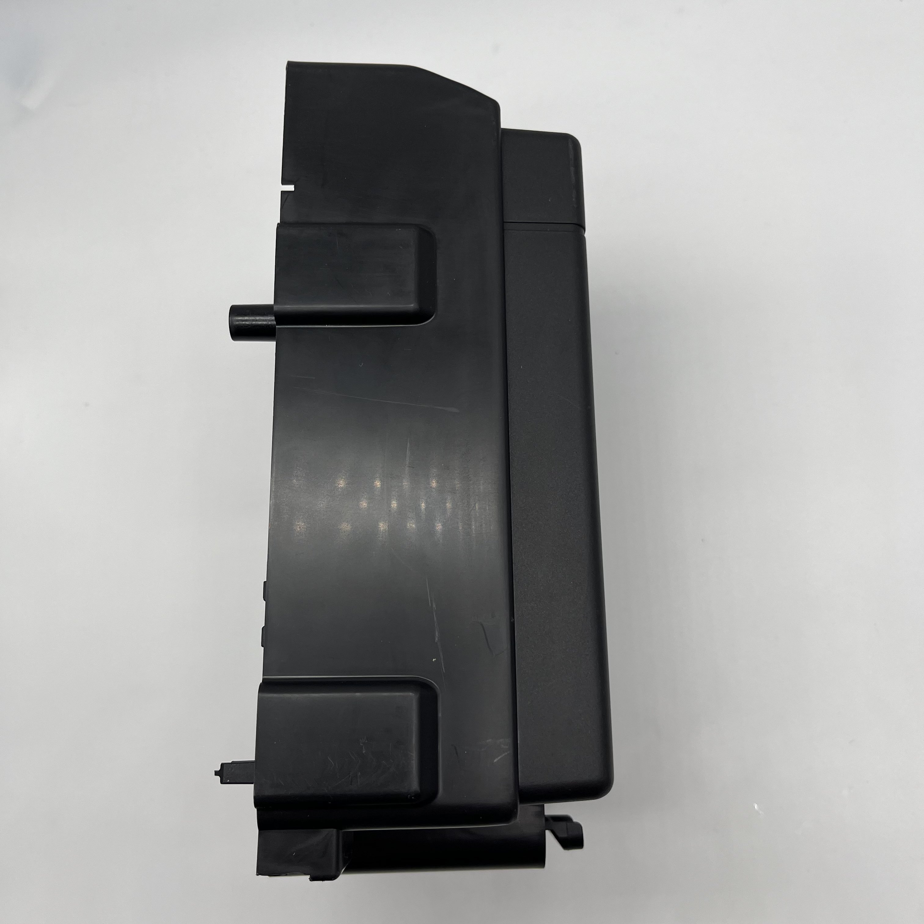 Auto Parts Battery Distribution Engine Front Compartment Fuse Box for buick Encore Chevrolet TRAX 26313447 26303208