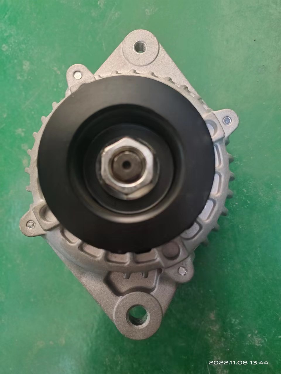 Auto Parts 112V 100A Alternator for ISUZU D-Max 3.0 OE 1042109030 8973697160 8973697161