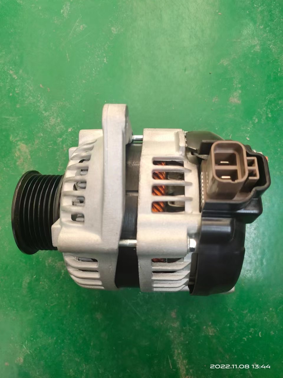 Auto Parts 112V 100A Alternator for ISUZU D-Max 3.0 OE 1042109030 8973697160 8973697161