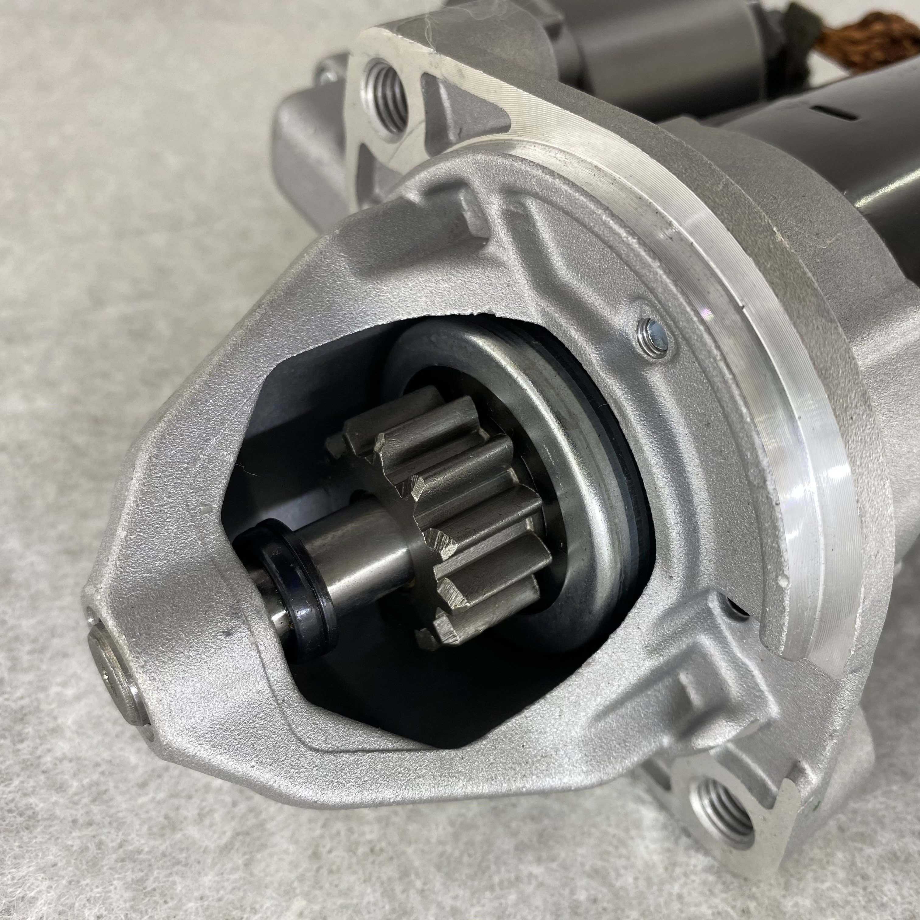 New 12V Starter Motor for BENZ C300 CLS300 E300 E350 E500 Models 0061515901 6361510301 12T Version
