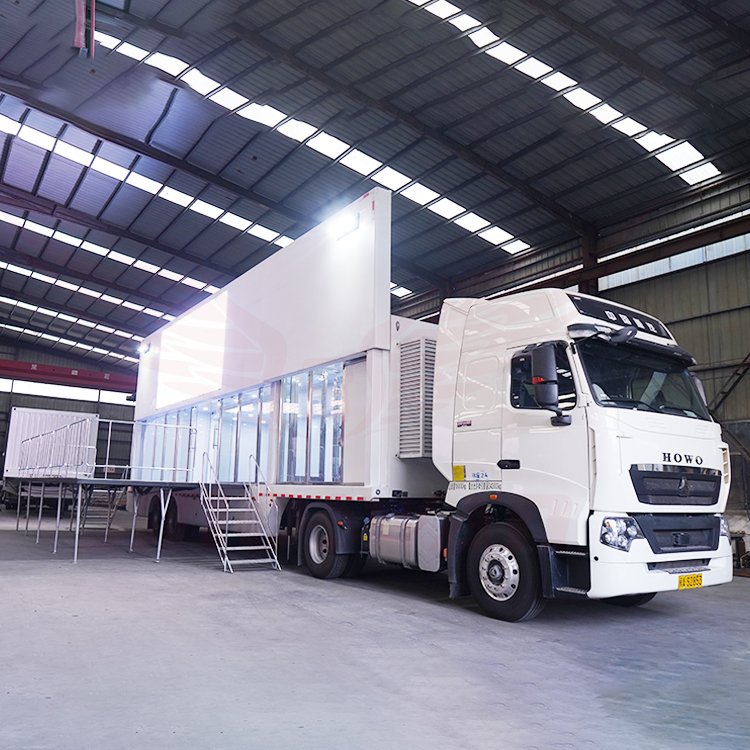 SINOSWAN SR130 13m Huge Roadshow Led Truck with Alternator LED Screen Lifted Sound System and Light System