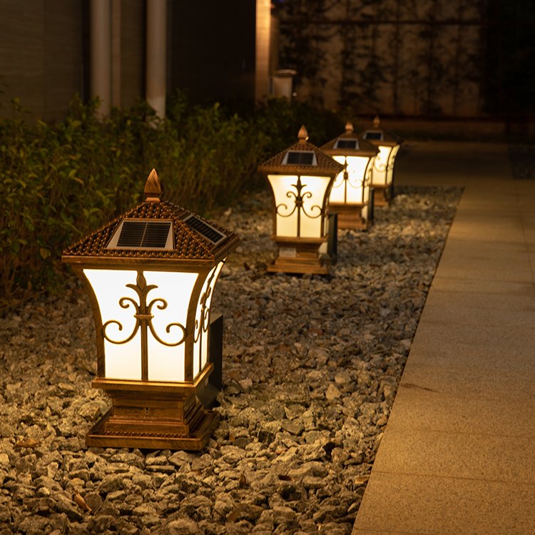 IP65 Waterproof Aluminum Modern Landscape Solar Post Light Outdoor Main Gate Pillar Led Solar Power Garden Light