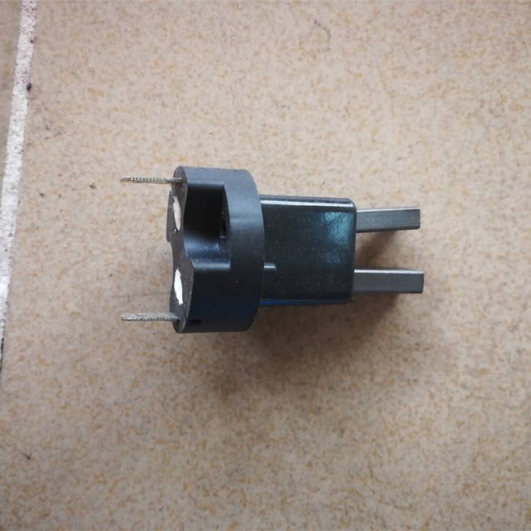 Good Price Universal Bus Electric Accessories 3701-01742 6360-380A Alternator Brush
