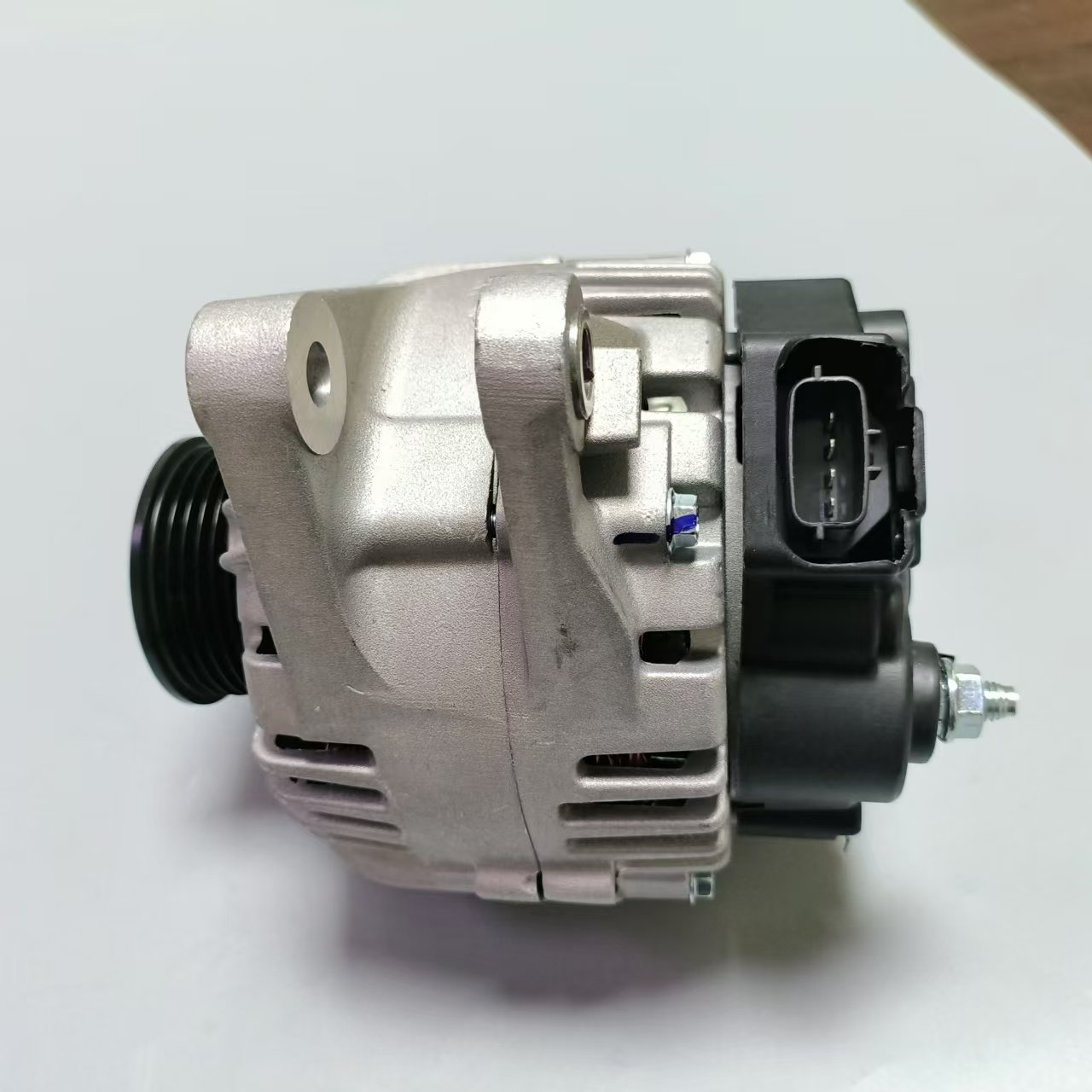 Hot Selling 12V 120A DRA0223 Alternator Assembly for New Hyundai/Kia/Volvo Cerato Car Alternator 37300-39435