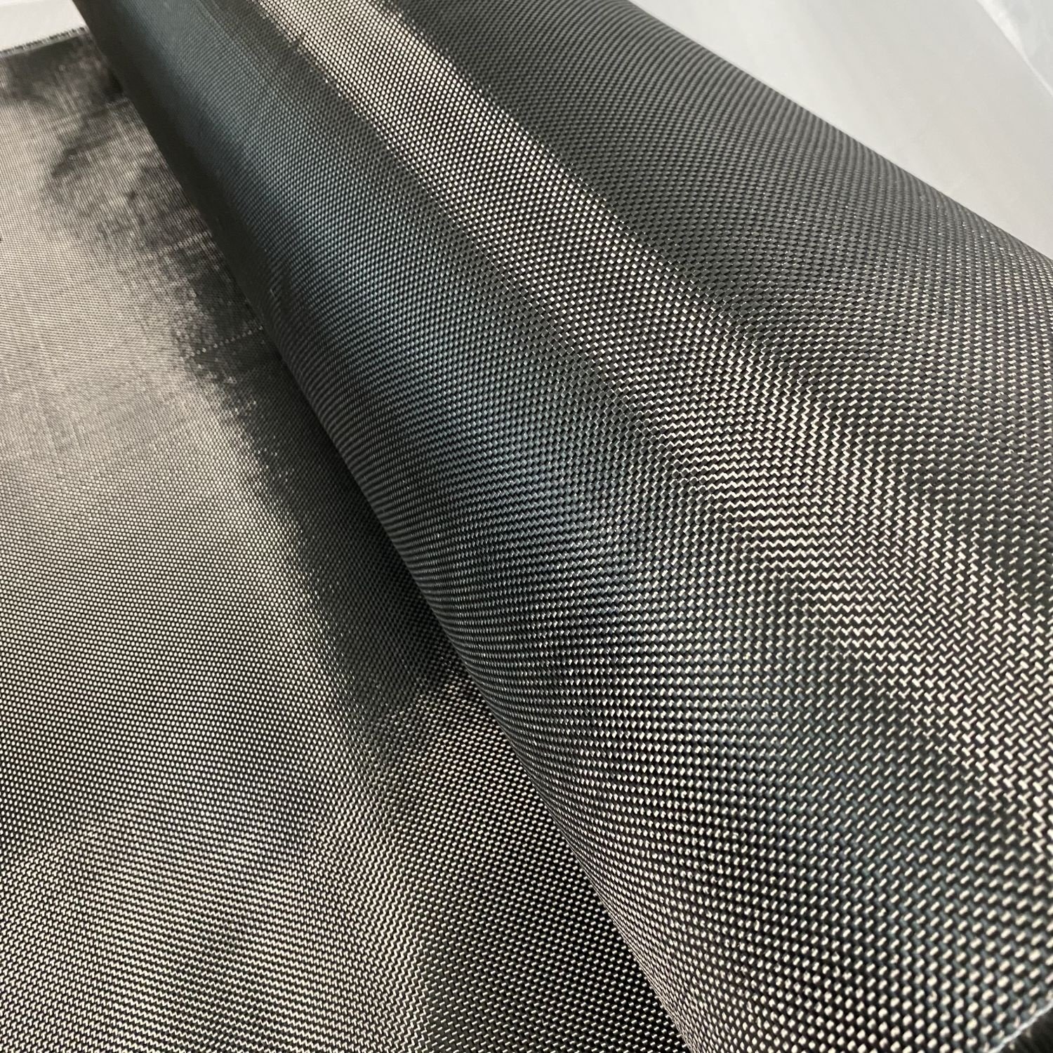 High Performance Black 3K240G Plain or 2x2 Twill Carbon Fiber Fabric for Alternative Energy