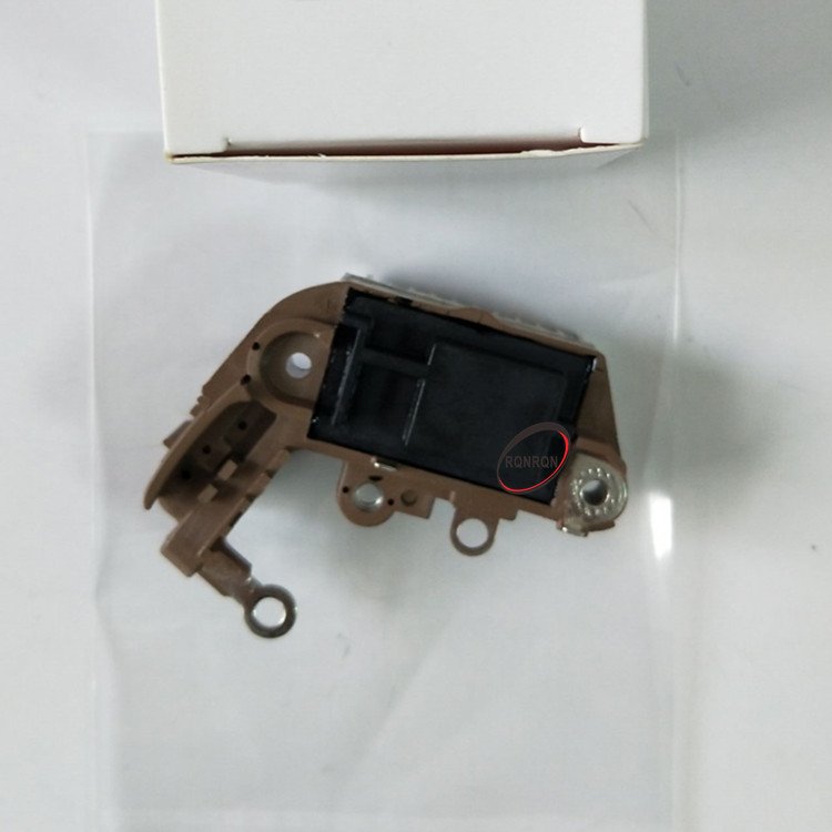 126000-1630 VR-H2005-32A 71-30014 35-8242 138662 IN257 Auto Alternator Voltage Regulator 12V