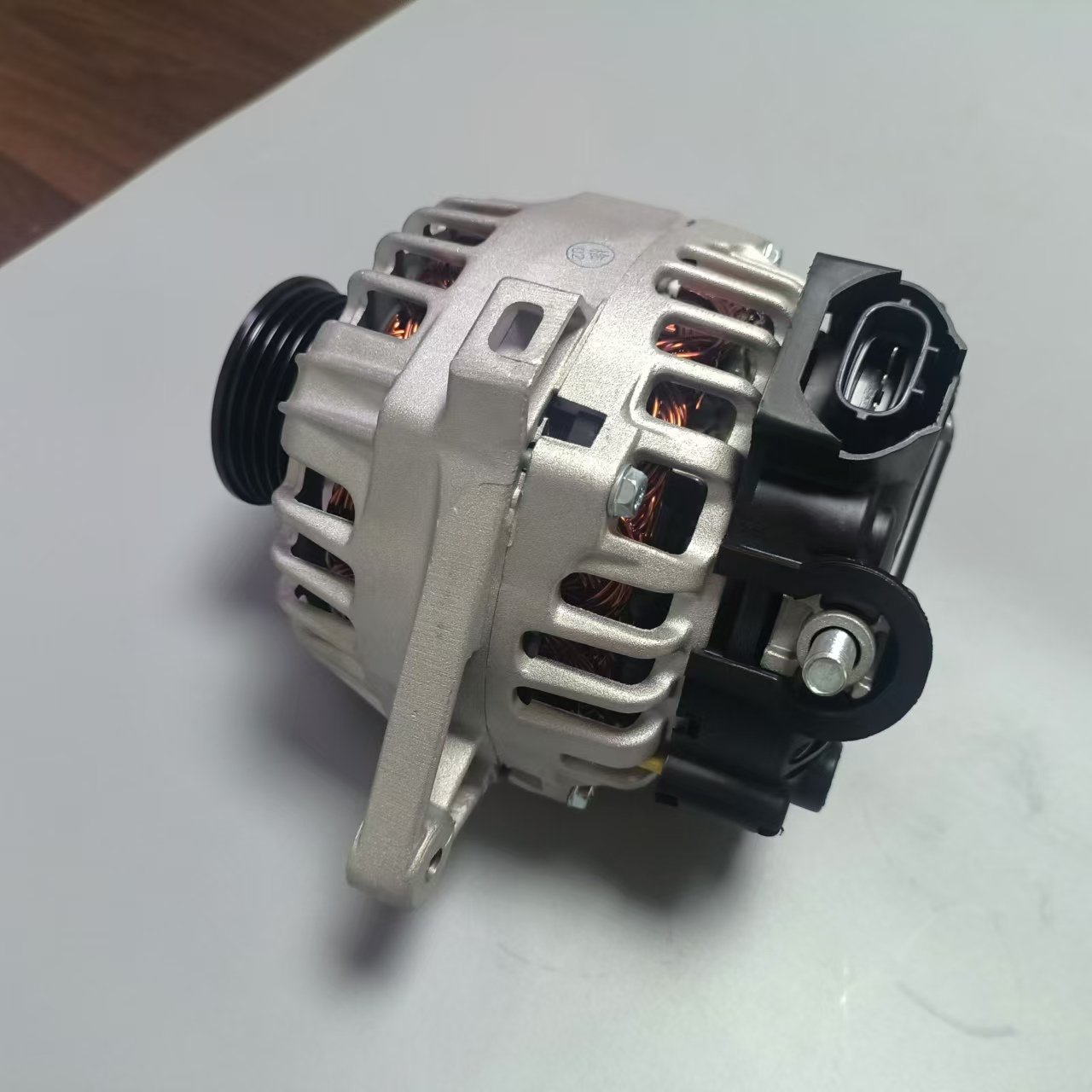 12V 120A Car Alternator 37300-2E400 37300-2E410 Alternator Generator Suitable for Hyundai IX35