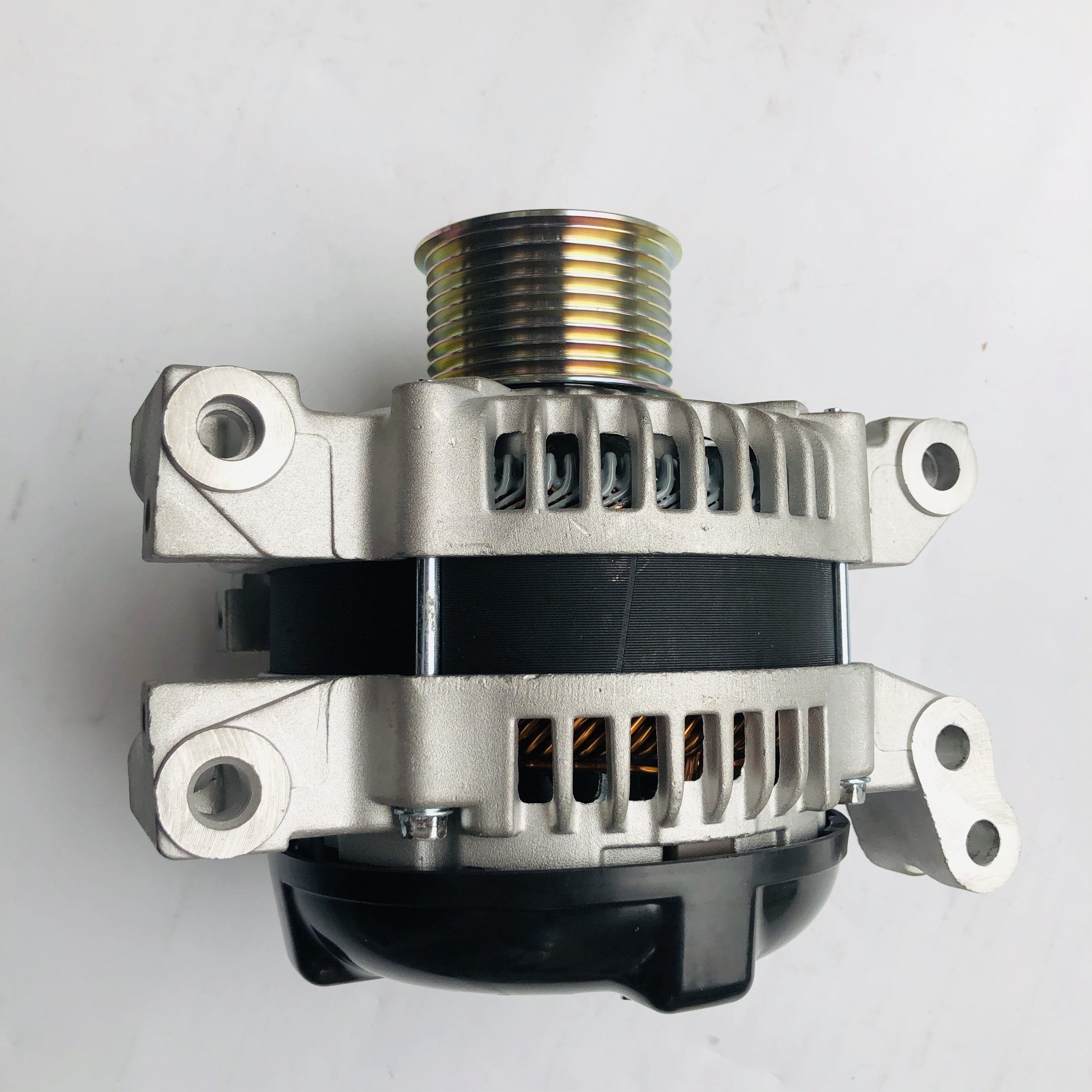 High Quality Car Spare Parts Alternator 12V 130A for Toyota Land Cruiser 1VD VDJ79 VDJ200 27060-51010