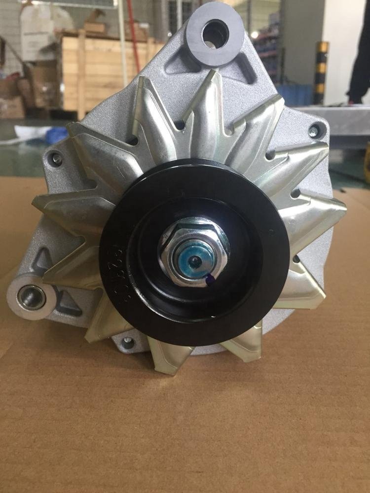 Spare Parts Weichai Engine Alternator 612600090789 for Chinese Heavy Duty Truck Shacman Sinotruk