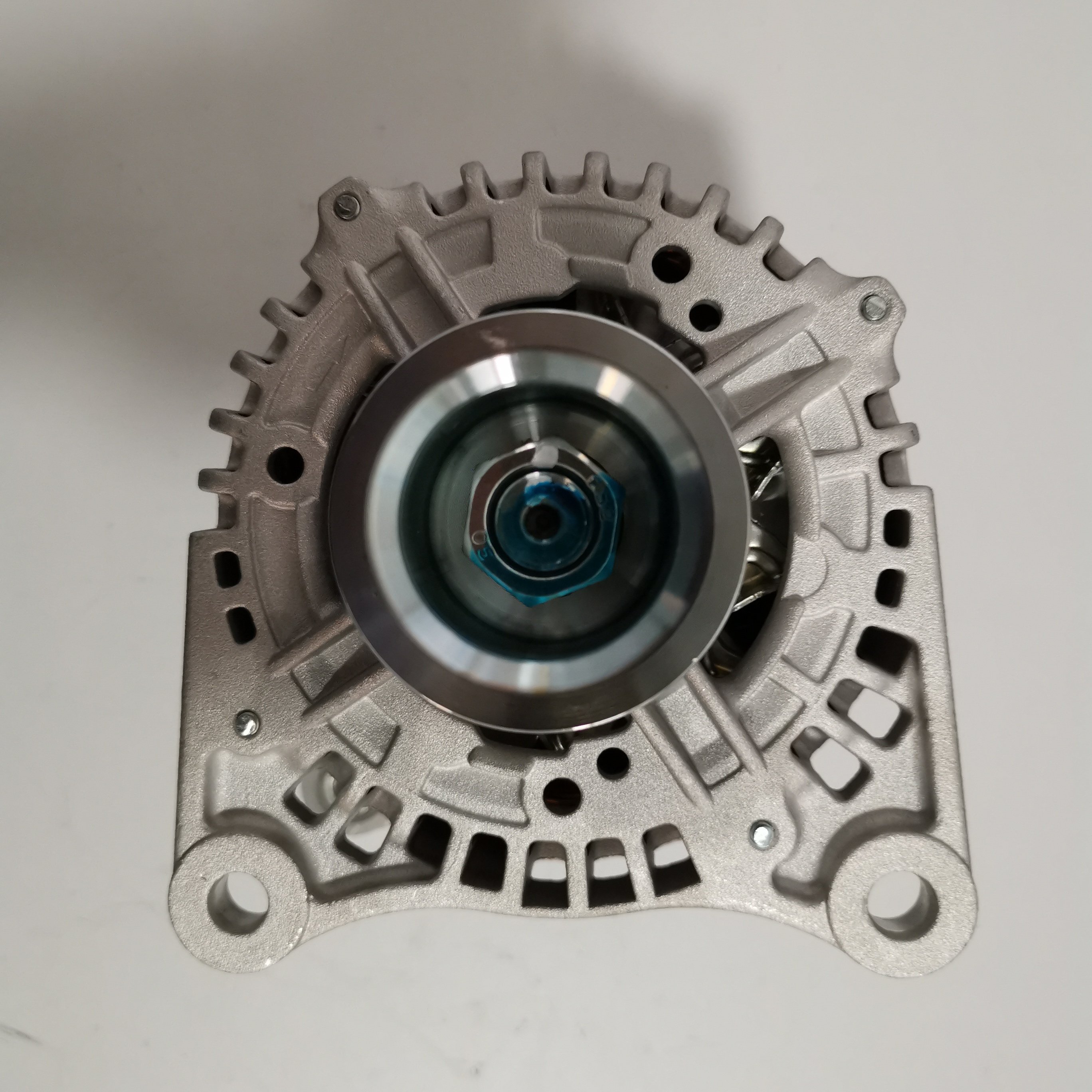 Factory Advantage: Supply Foton Omar Engine Alternator JFZ2120-2511/JFZ2110-490/5318117/120A/28V 5318117/8PK