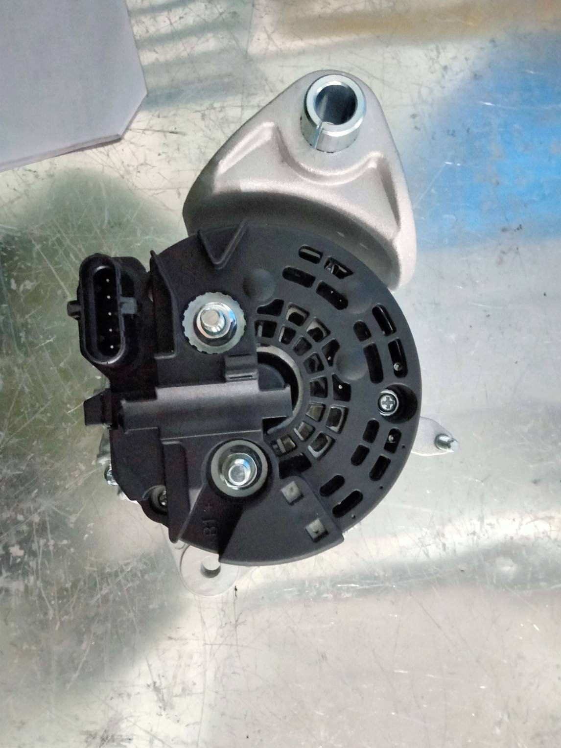 Heavy Duty European Truck Parts Electrical System Alternator 20409240 21429786 20849351 85000419 3803639 7420409228 Alternator