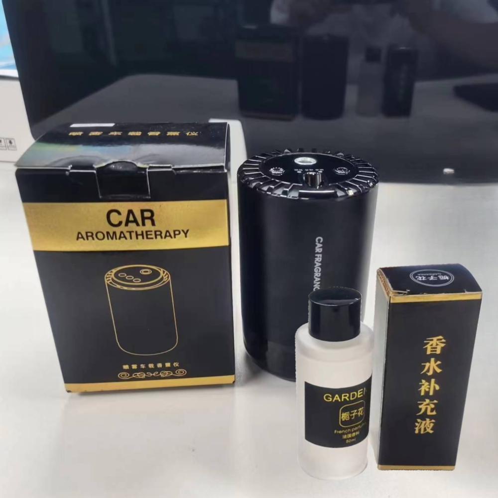 New Products 2025 Unique Scent Oil Non Aroma Auto air Usb White Ultrasonic Essential Smart Mist Vent Mini Electric Car Diffuser