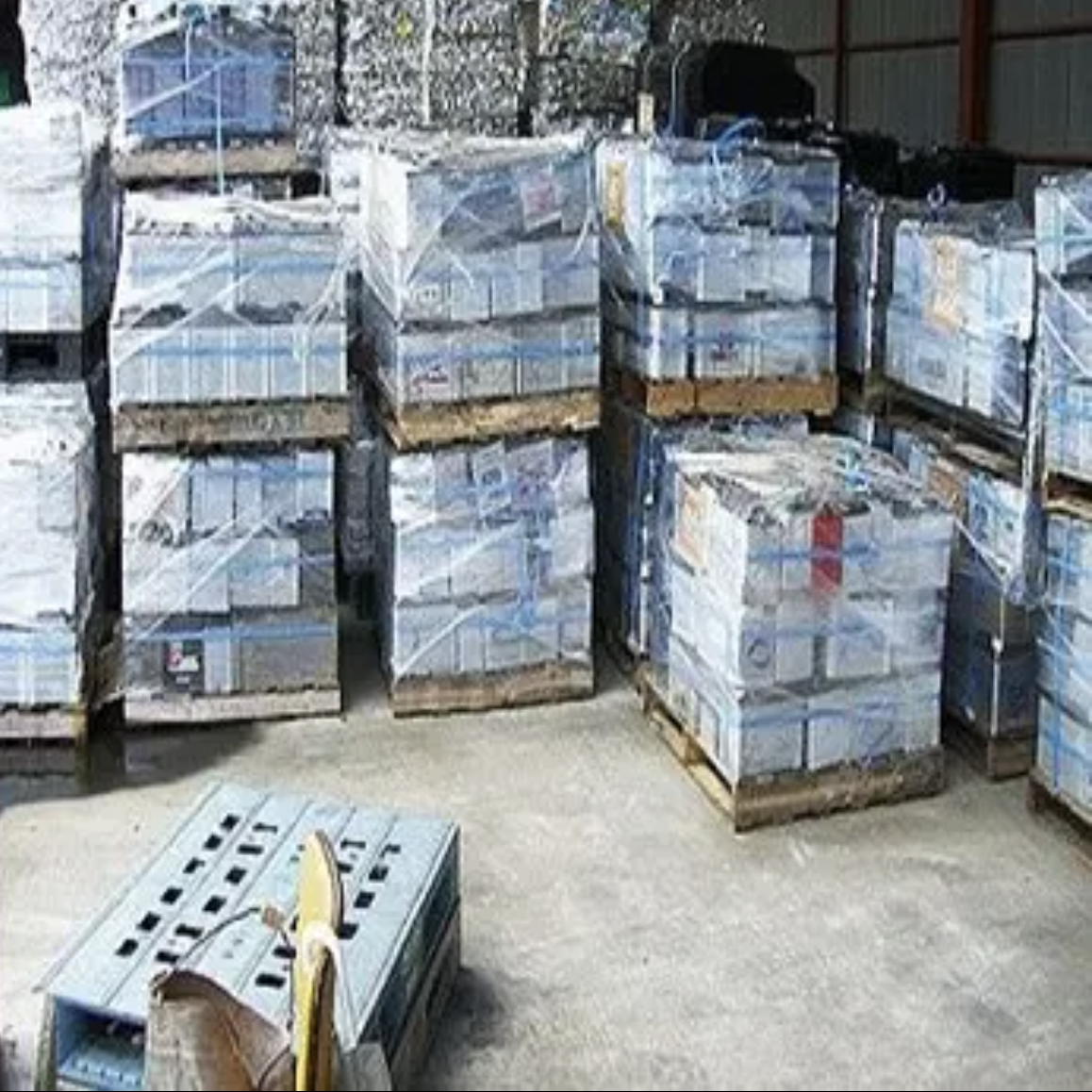 "Auto Artistry: Used Car Scrap Featuring Drained Lead Acid Batteries USA to Germany, a Masterpiece in Recycling!"