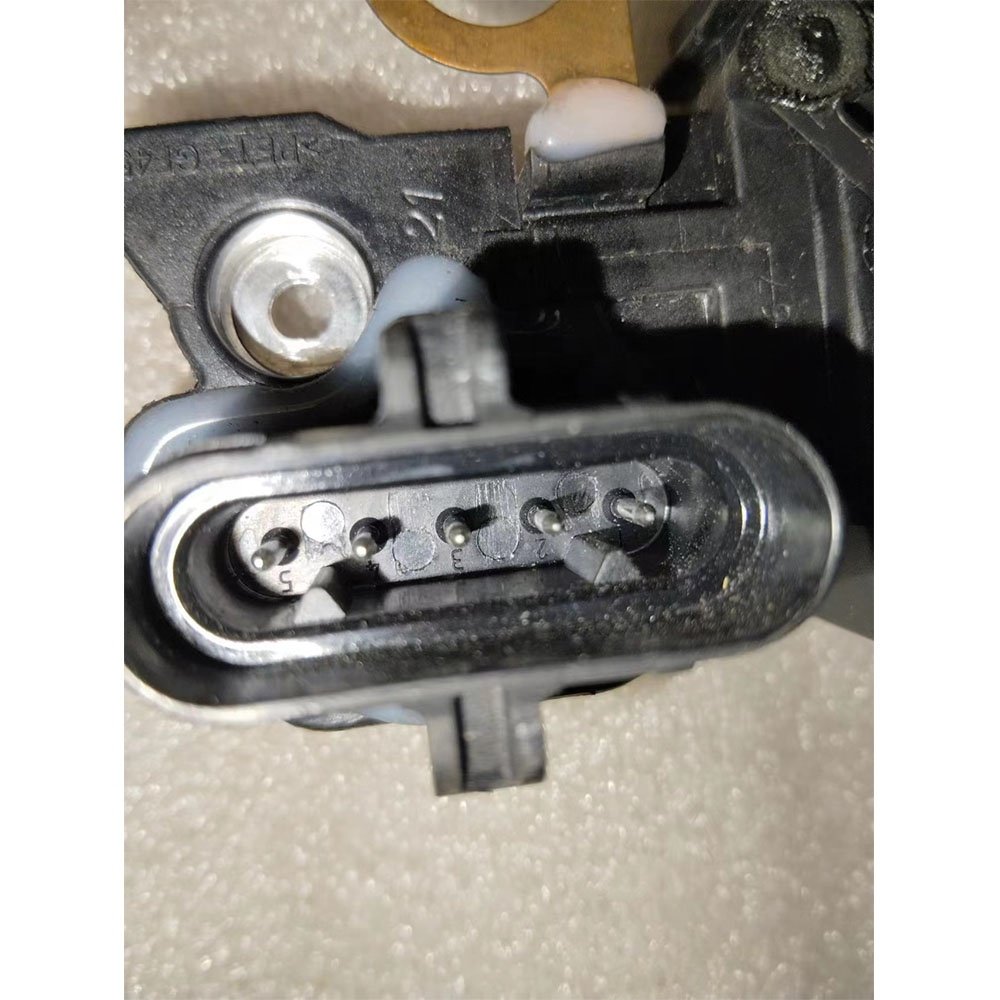 F00M144119 for Bosch Alternator Regulator for DAF /MITSUBISHI/HEULIEZ/IRISBUS/Iveco/ Mitsubishi Motors / TEMSA/Volvo for Car