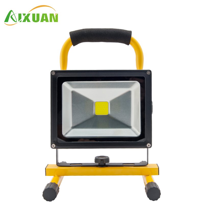Aixuan Portable Outdoor Waterproof Garden IP65 66 10w 20w 30w 40w Rechargeable Camping LED Flood Light Car Charge Light