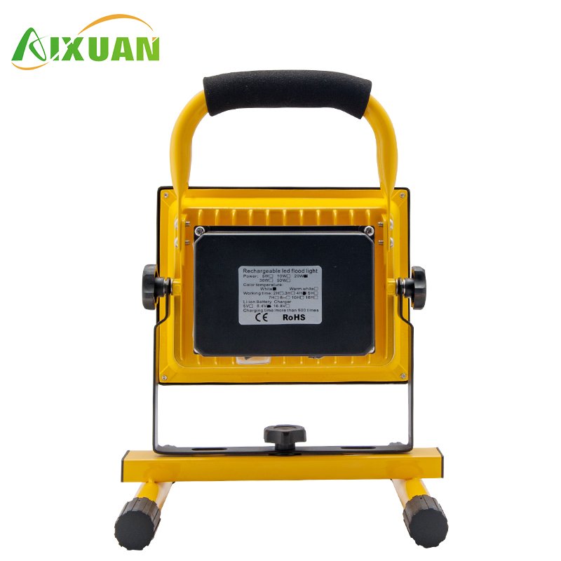 Aixuan Portable Outdoor Waterproof Garden IP65 66 10w 20w 30w 40w Rechargeable Camping LED Flood Light Car Charge Light