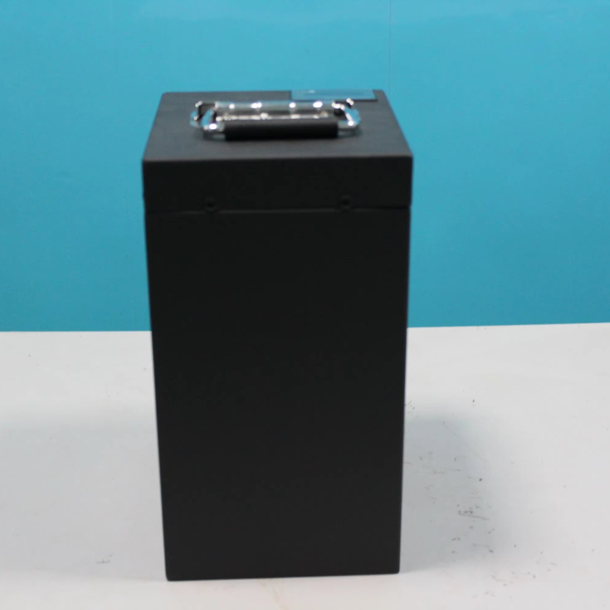 60V 30AH Lithium Ion Battery Pack Upgrade Electric Scooter Lightweight Bee Super Bee Battery for Surron Talaria Ebike Remote