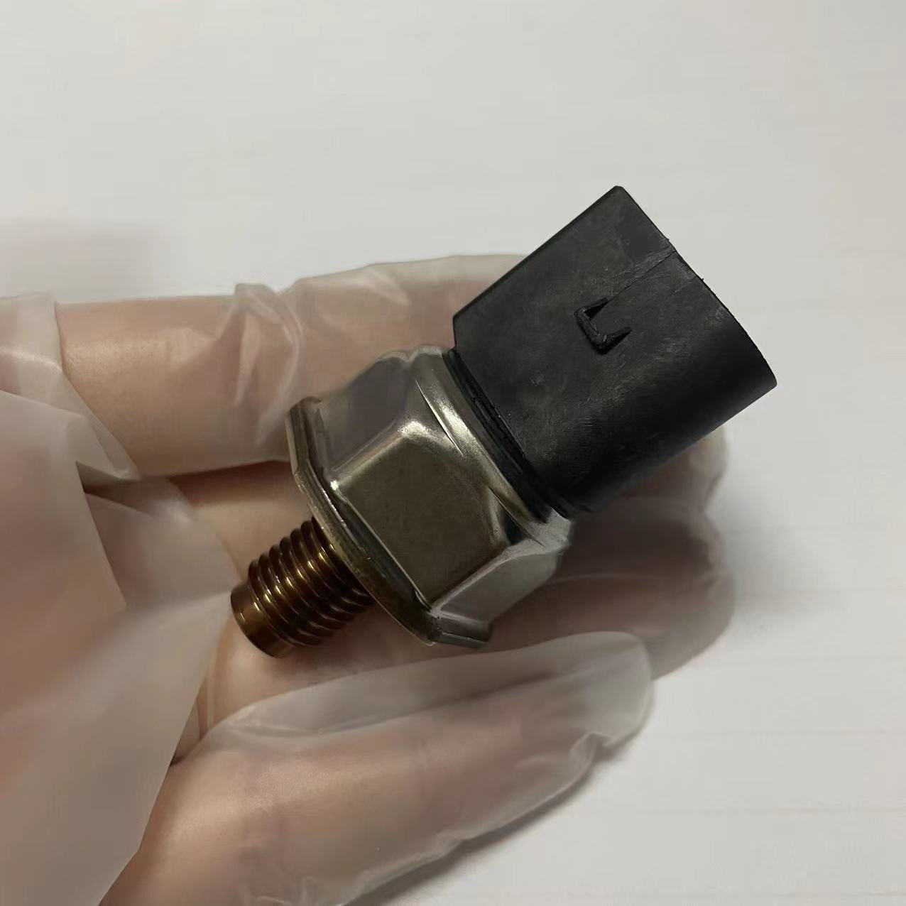 High Performance 55PP07-01 Fuel Rail Pressure Sensor Auto Part for KIA SEDONA/CARNIVAL 2 Engine Oil Pressure Sensor