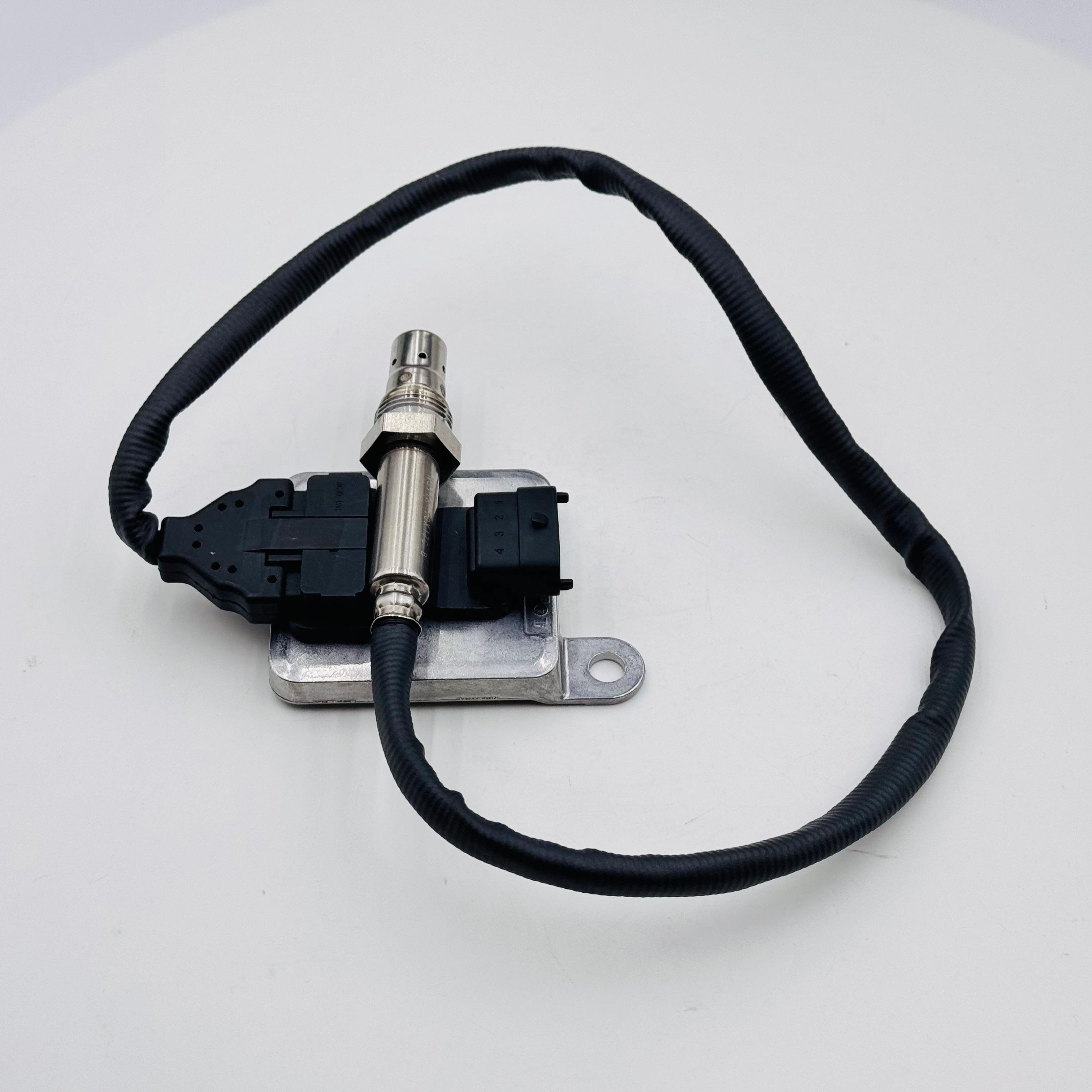 Good Quality 2894939 2894939RX Nitrogen Oxide Sensor For Cummins engine 5WK96674A NOx sensor New Condition
