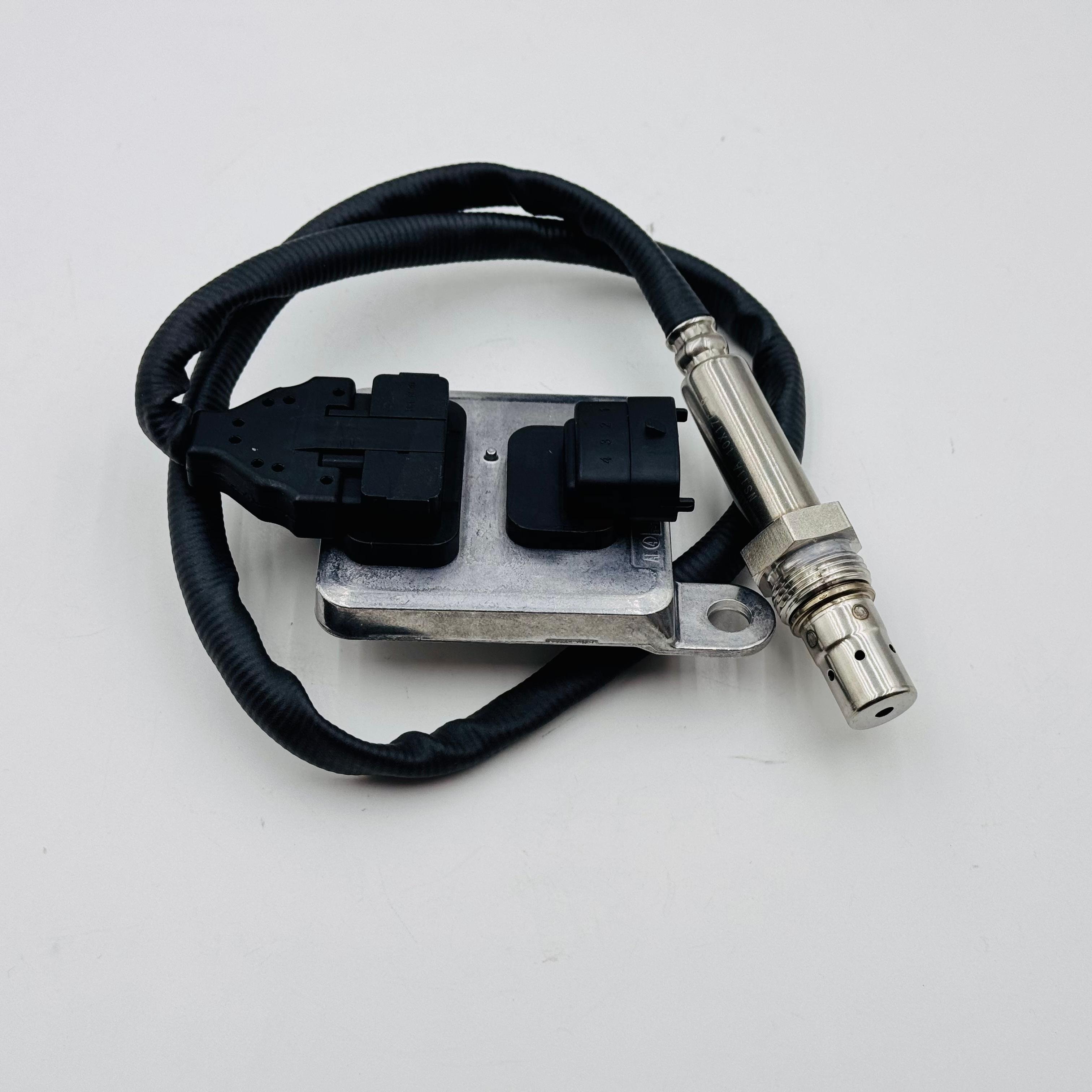 Good Quality 2894939 2894939RX Nitrogen Oxide Sensor For Cummins engine 5WK96674A NOx sensor New Condition