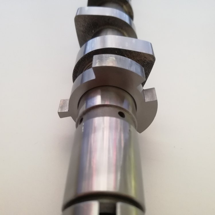 8200978873 High Performance Camshaft Engine Part 2.3KG 1.5DCI Chilled Cast Iron Camshaft for Renault OE 8200 978 873