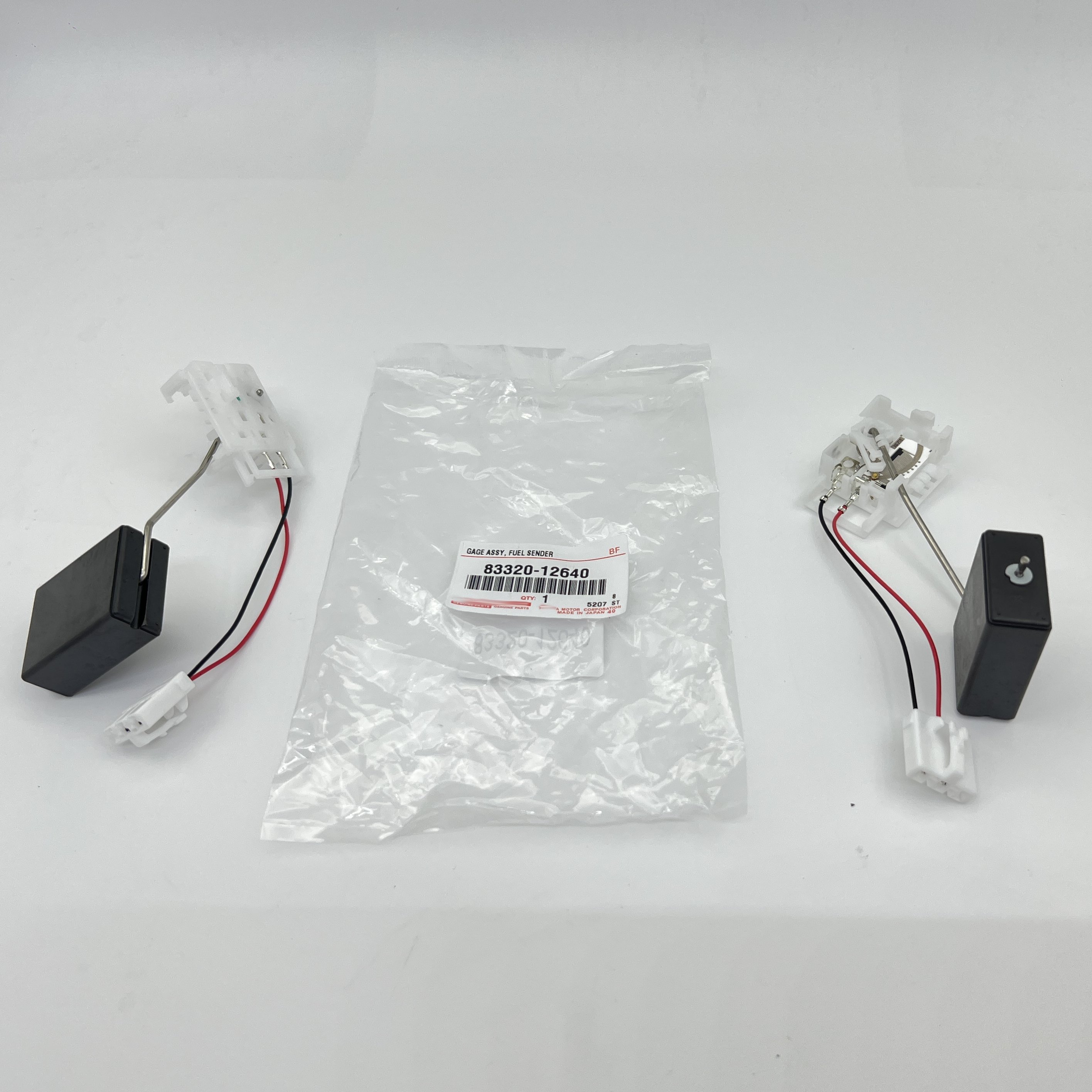 Auto Parts 24V oil level sensor 83320-12640 oil level sensor For Toyota