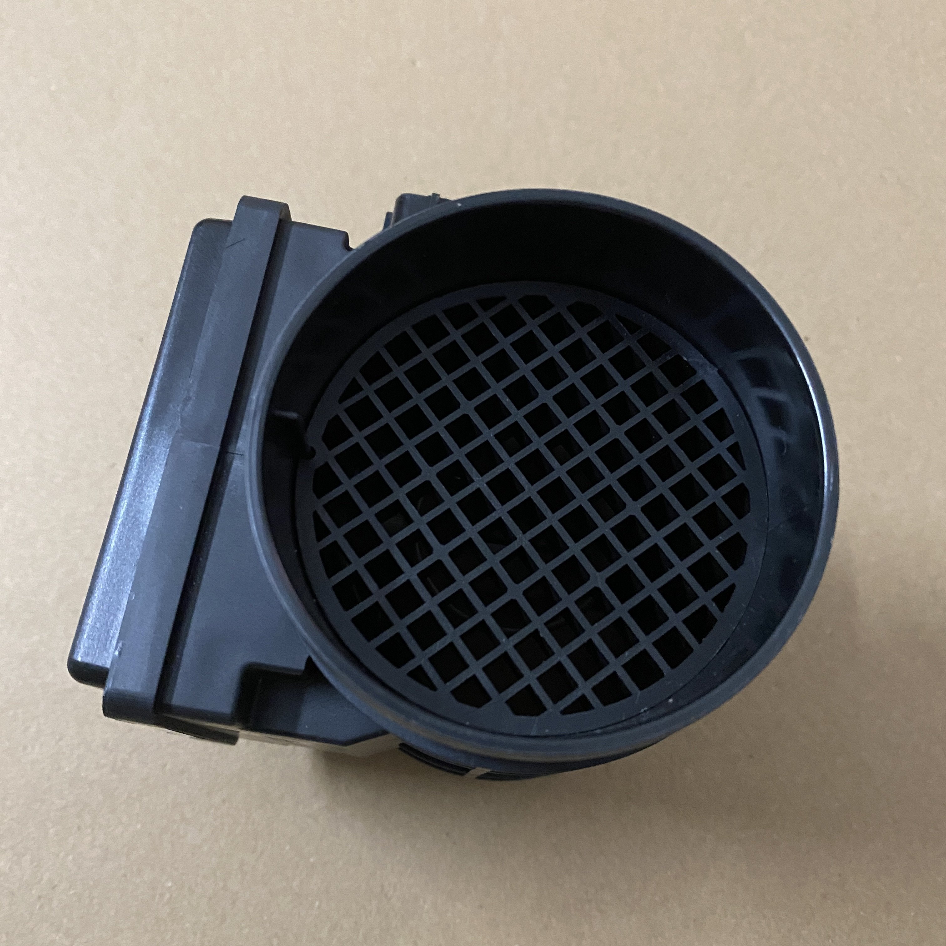 OE FP39-13-215 E5T52071A For Mazda MX5 Suzuki Vitara Chevrolet MAF sensor Air Flow Meter Assembly