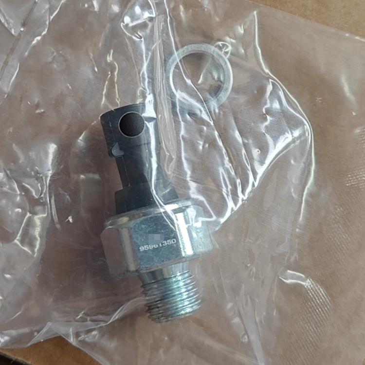 WEILI Fuel Rail Pressure Sensor for Mercedes-Benz W212 S212 W204 S204 55PP22-01 9307Z521A Fuel Pressure Sensor