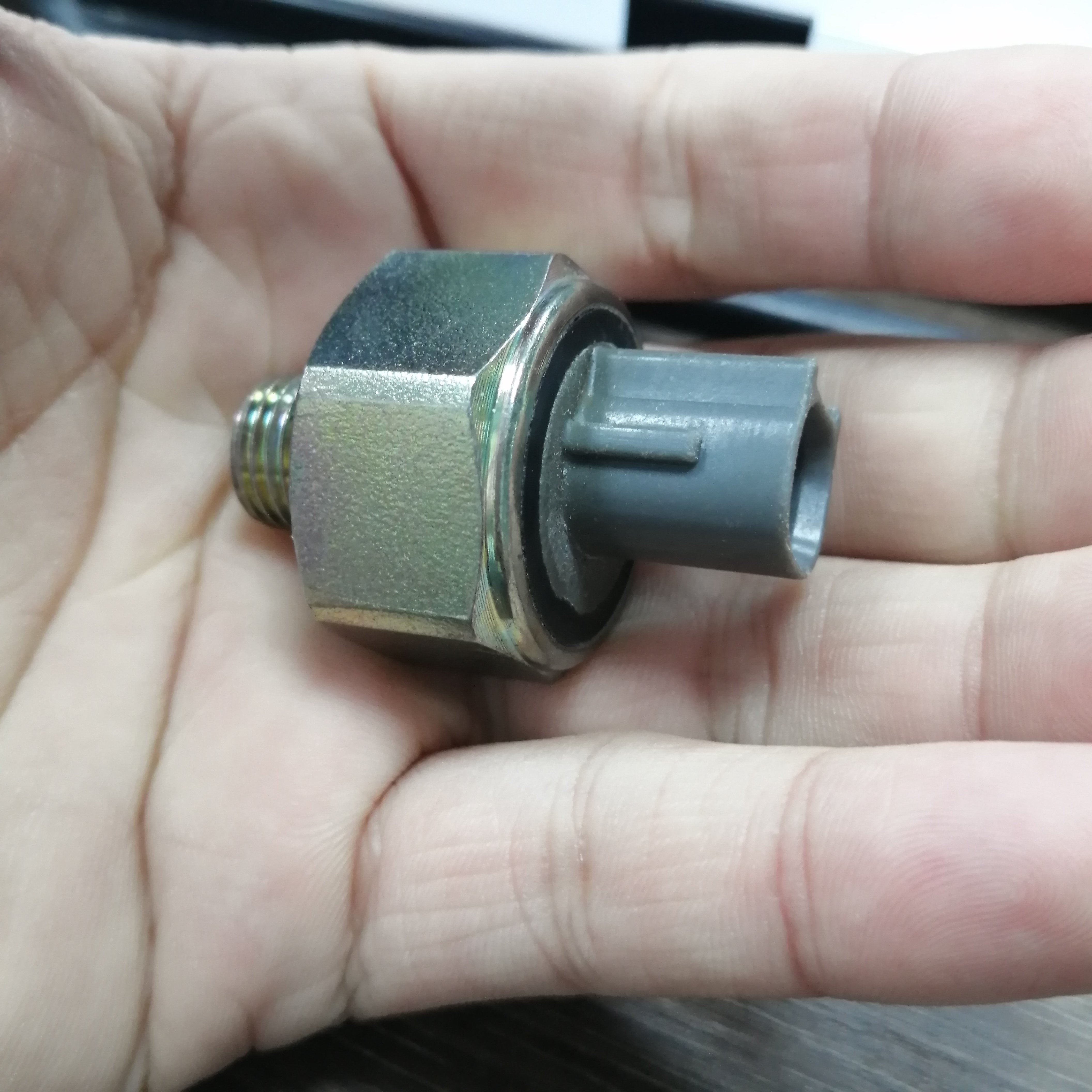 Wholesale OEM Automobile Parts Knock Sensor 82219-07010 89615-12040 for Toyoya Avalon Camry Tundra Previa Lexus ES300 GS300