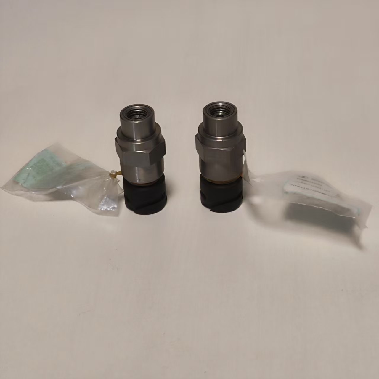 Wholesale New DZ97189711310 Air Pressure Sensor Essential Truck Spare Part for Efficient Vehicle Maintenance