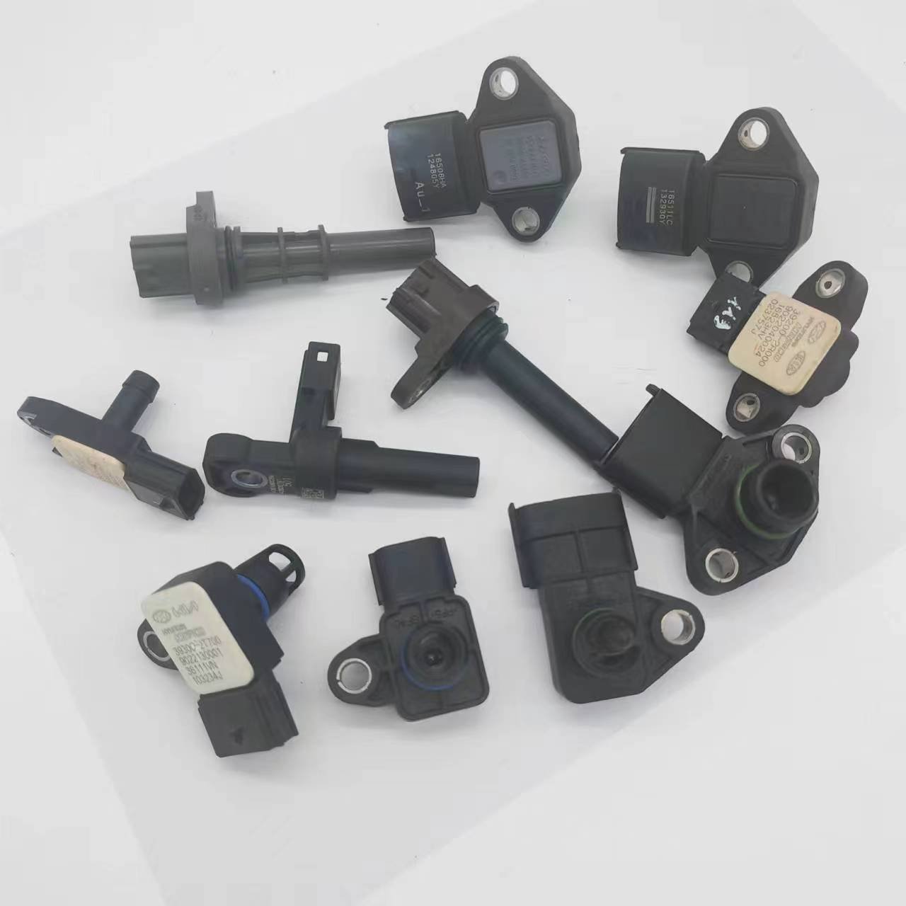 Auto Parts Intake Pressure Sensor for Hyun-dai K-ia 39300-2M325 393002M325 39300 2M325