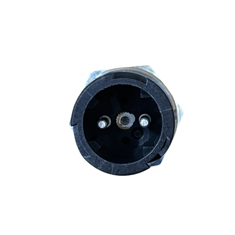For SINOTRUK HOWO T7H SITRAK C7H Auto Engine Oil Pressure Sensor Model 1010945957
