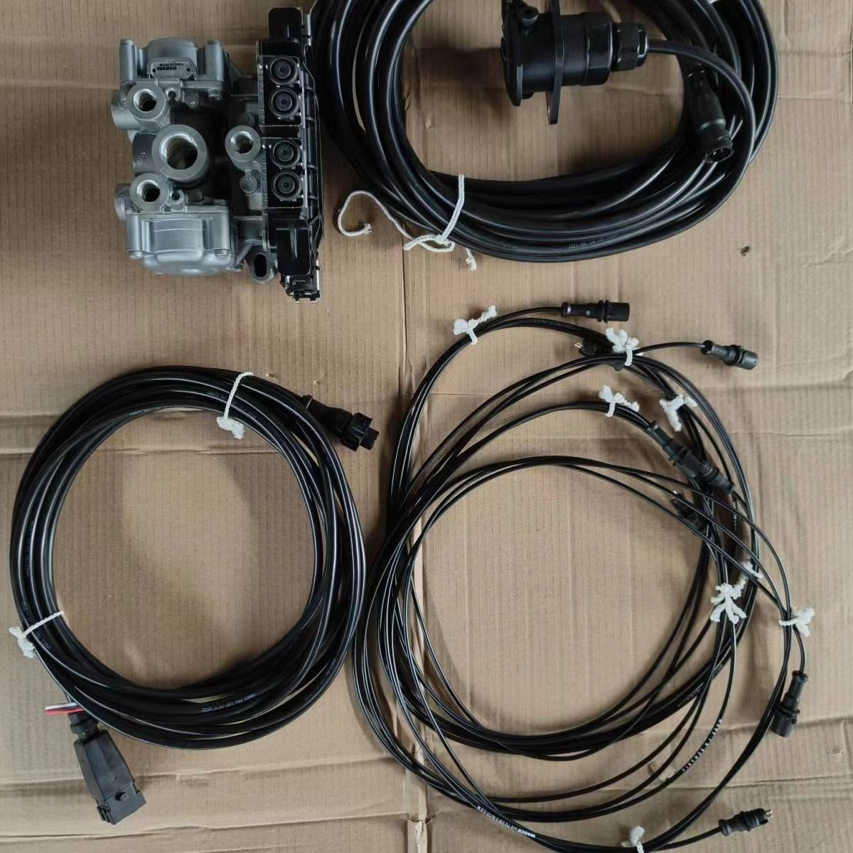 New 4005000880 ABS Integrated Valve 100% New 4S/2m Solenoid Valve for Auto Sensors Category