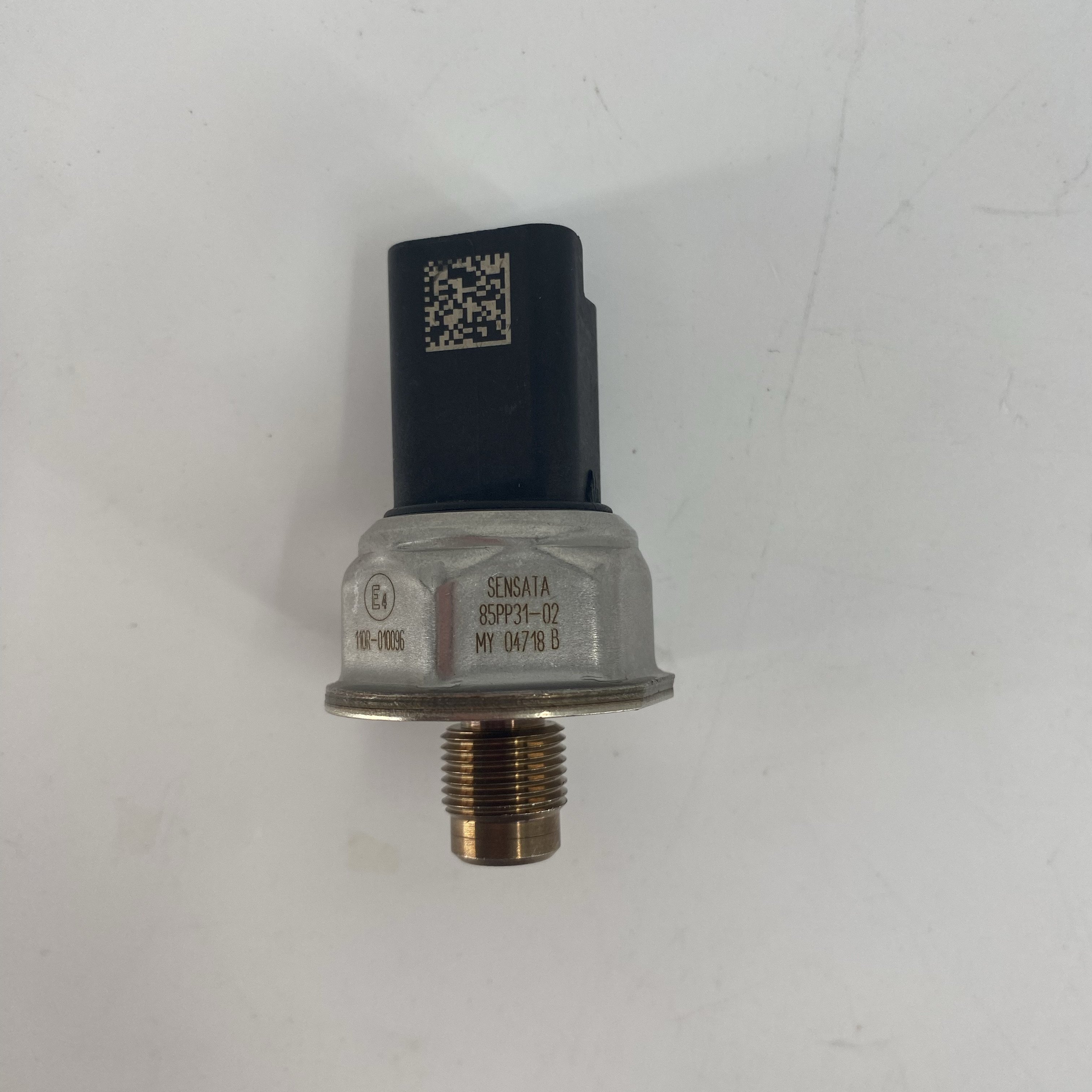 Auto Air Conditioner System Common Rail Pressure Sensor 110R-010096 Pressure Sensor 85PP31-02