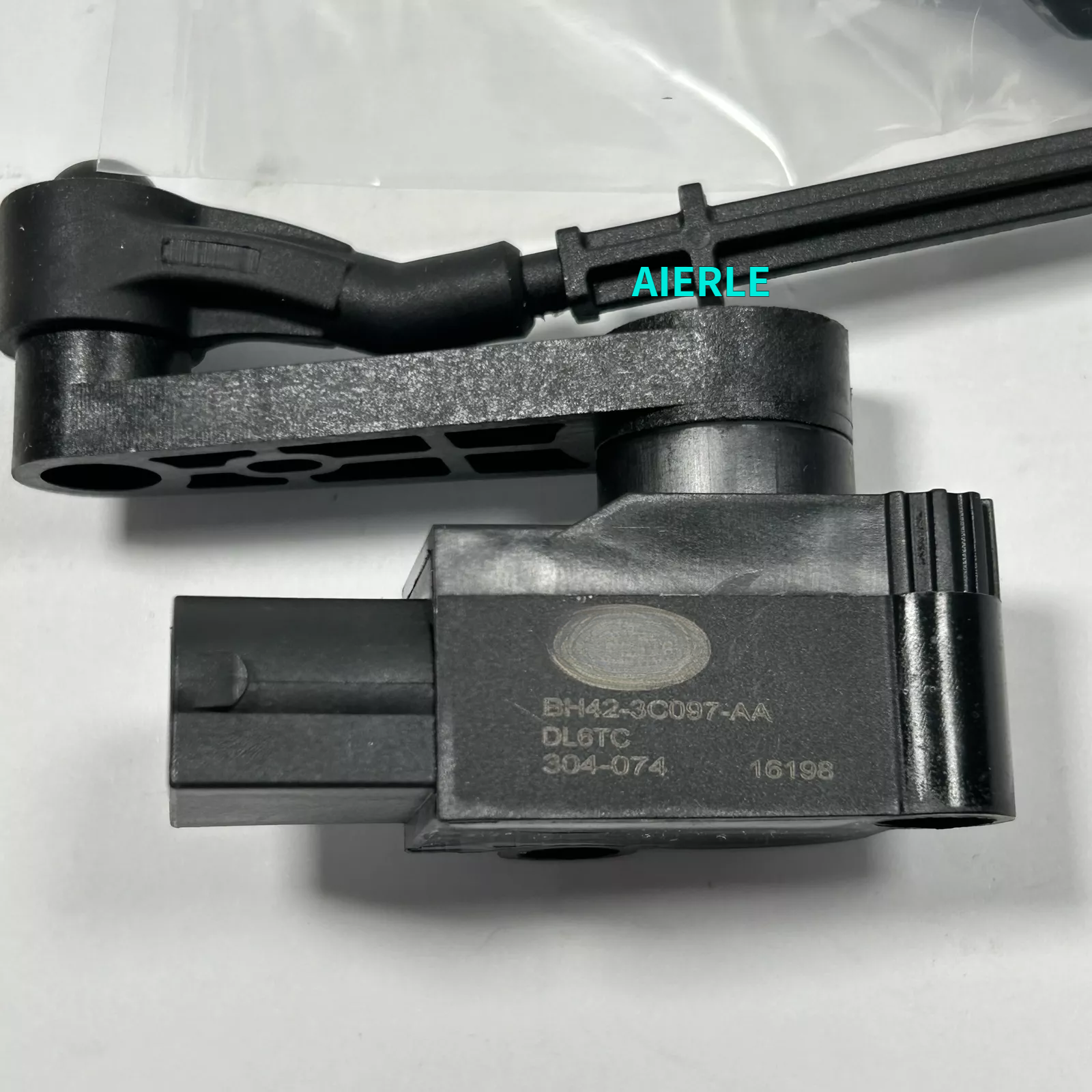 LR020627 Front Right Suspension Ride Height Level Sensor Suspension Parts For Land Rover Range Rover Auto Parts