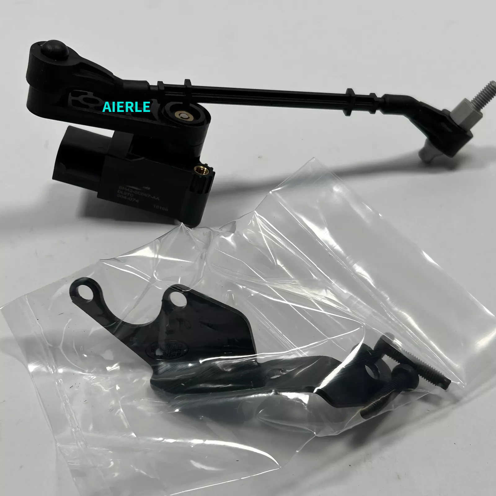 LR020627 Front Right Suspension Ride Height Level Sensor Suspension Parts For Land Rover Range Rover Auto Parts
