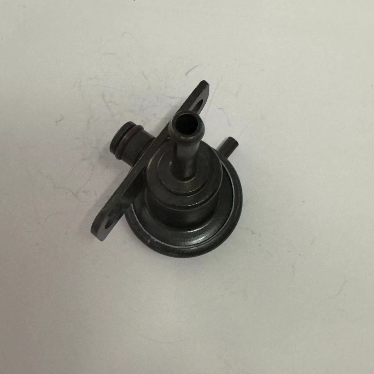 Auto Parts Fuel Pressure Regulator 23280-75020 23280-25020 for Toyota 4Runner RAV4