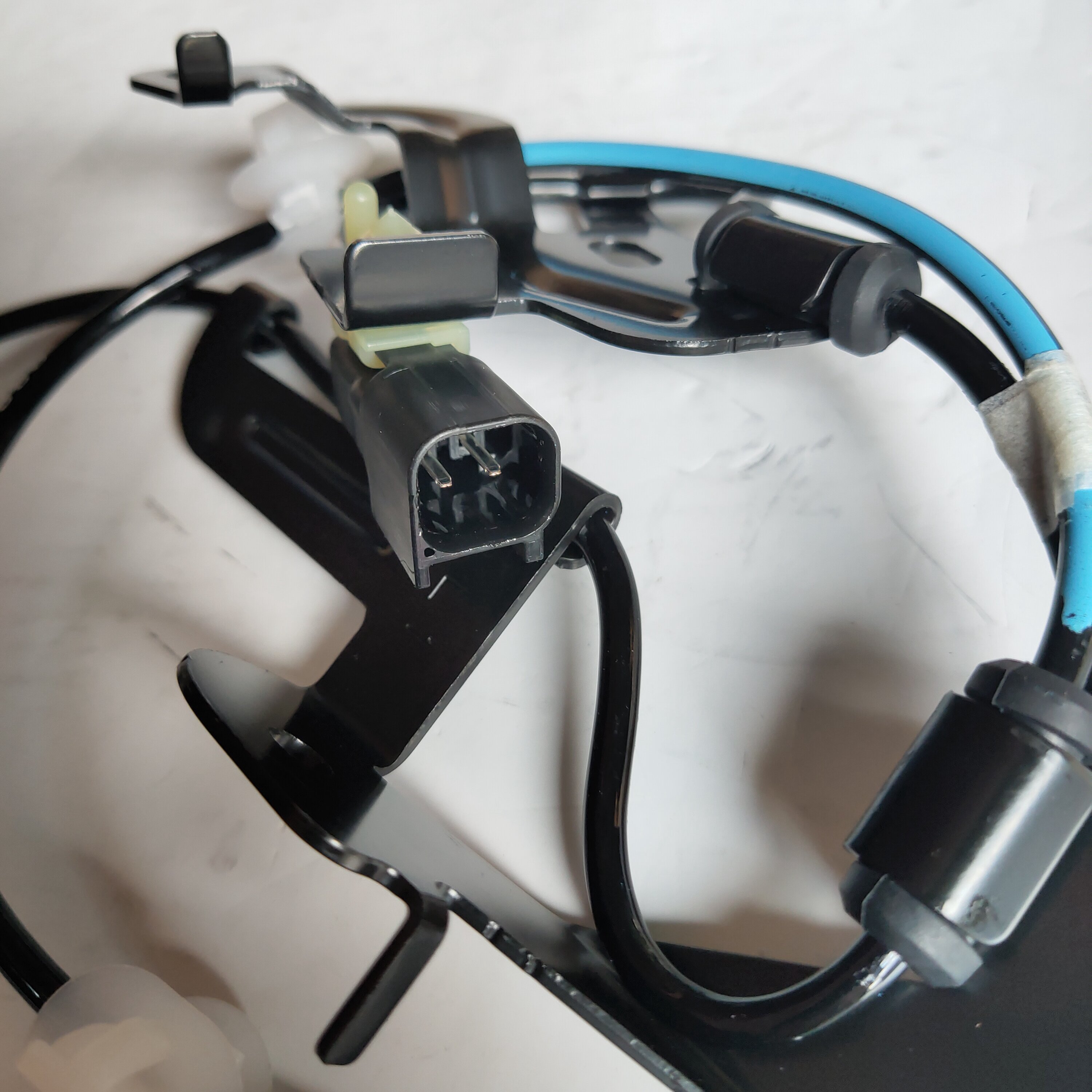 Genuine Wheel Speed Front Left ABS Sensor for FO-RD Ran-ger T64 2.2 T65 3.2 DB392C205BD 5246889 DB3Z2C205B