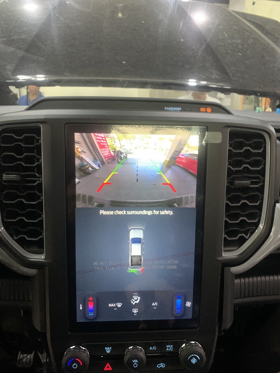 Smartest Warning Parking Sensor Oritek PS8, Auto Detect Obstacle for Car Available at ICAR VIETNAM Installed for Ford Ranger XLS