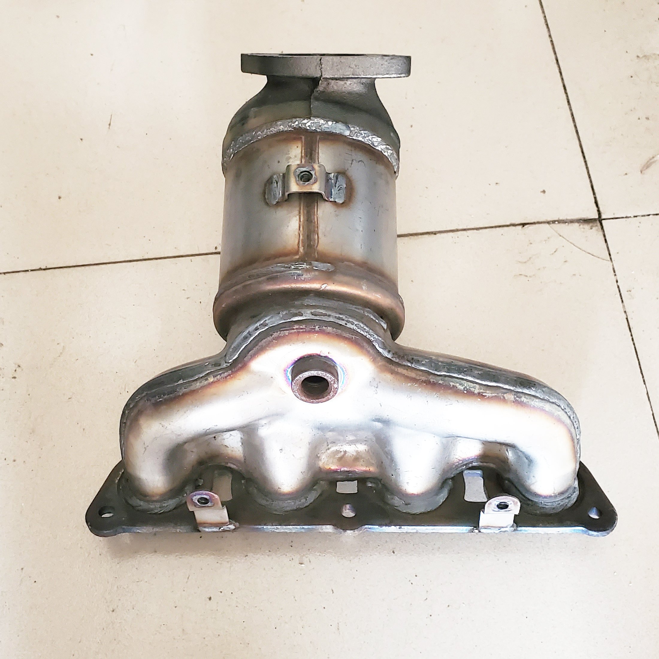 Manifold Catalytic Converter Automobile Exhaust System Fit Hyundai Kia Sportage 2.4L Front 2018 Catalytic Converter