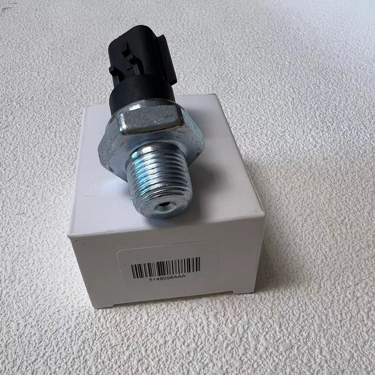 Engine Oil Pressure Switch Sensor for Dodge Plymouth Chrysler 05149098AA 4608303 04707670AB