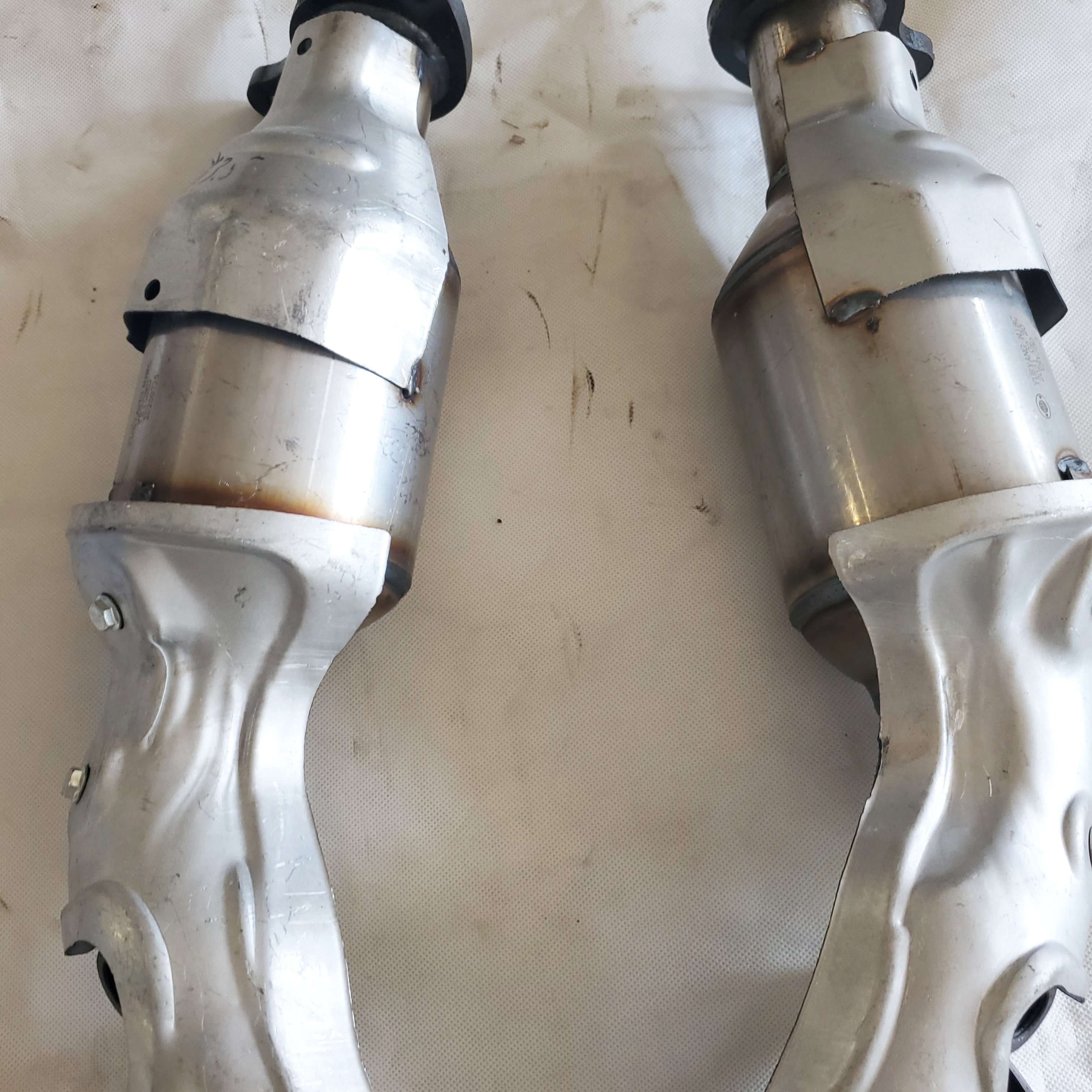 Car Accessories Customized High Quality Direct Fit Catalytic Converter for Toyota Land Cruiser Prado 4000